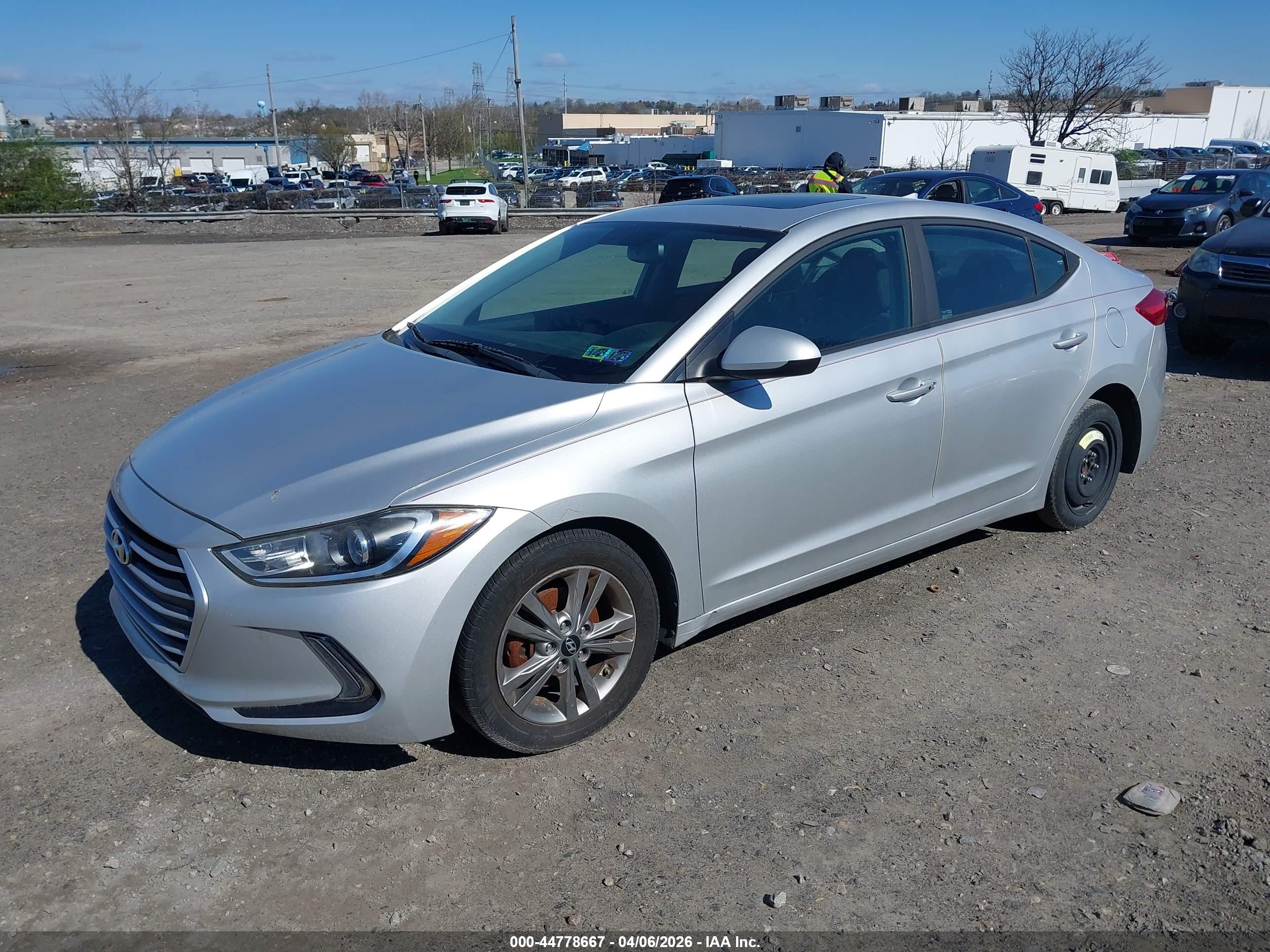 HYUNDAI ELANTRA image 2
