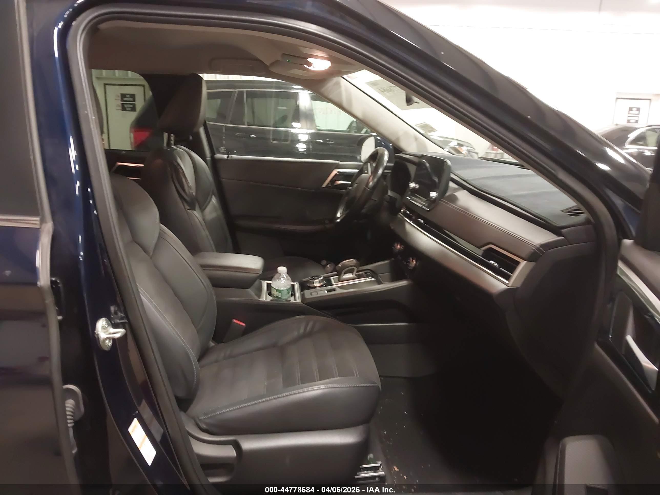 MITSUBISHI OUTLANDER image 5