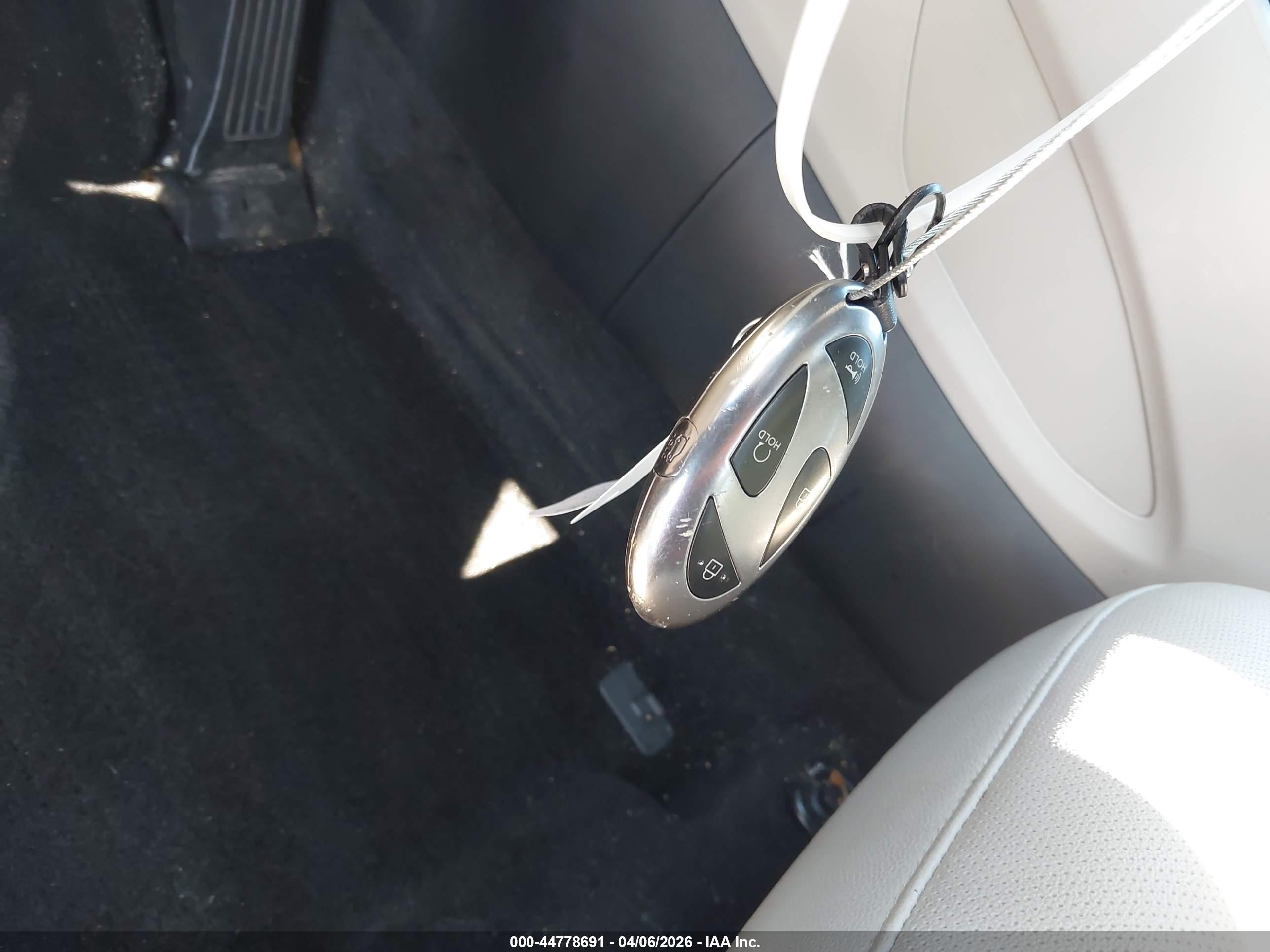 HYUNDAI TUCSON image 11