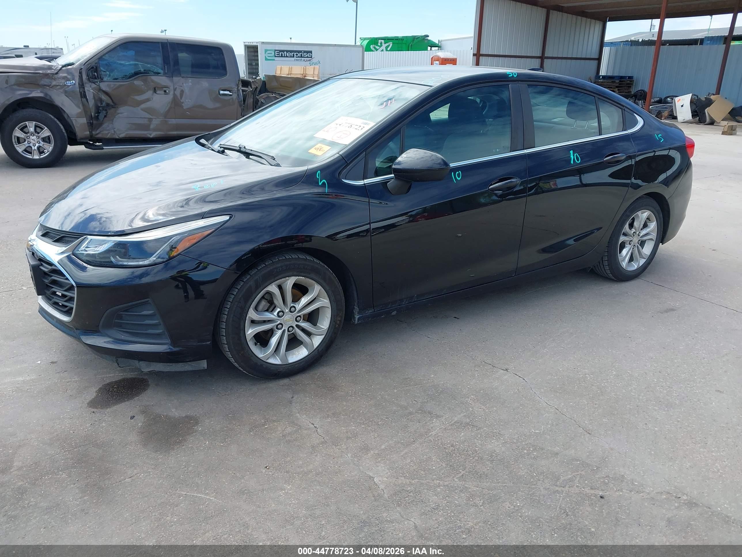 CHEVROLET CRUZE image 2