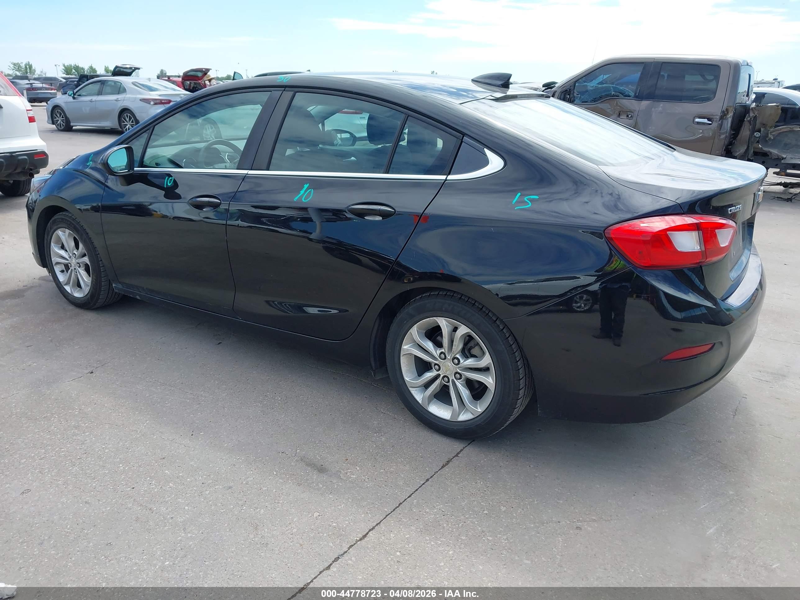 CHEVROLET CRUZE image 3