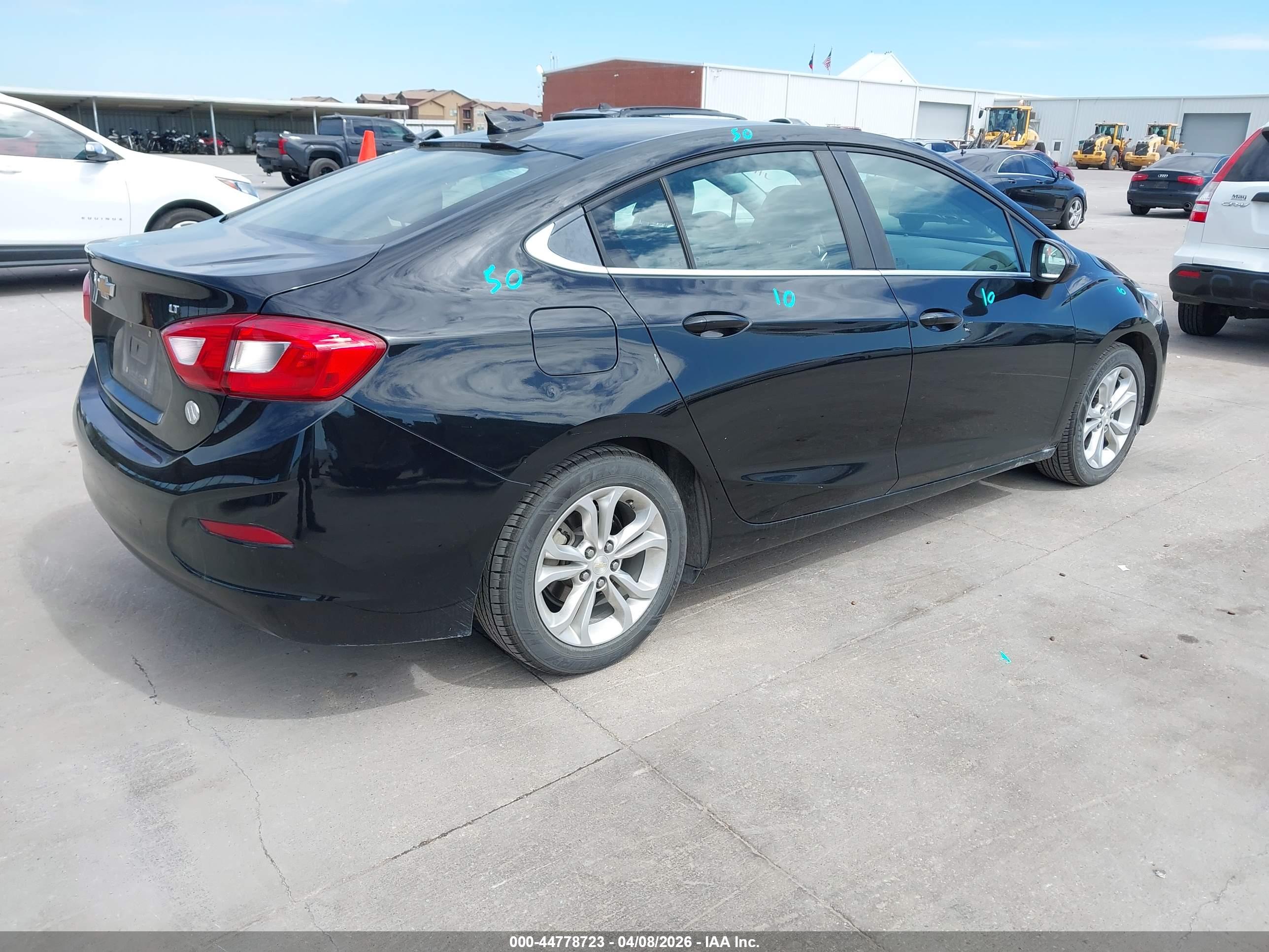 CHEVROLET CRUZE image 4