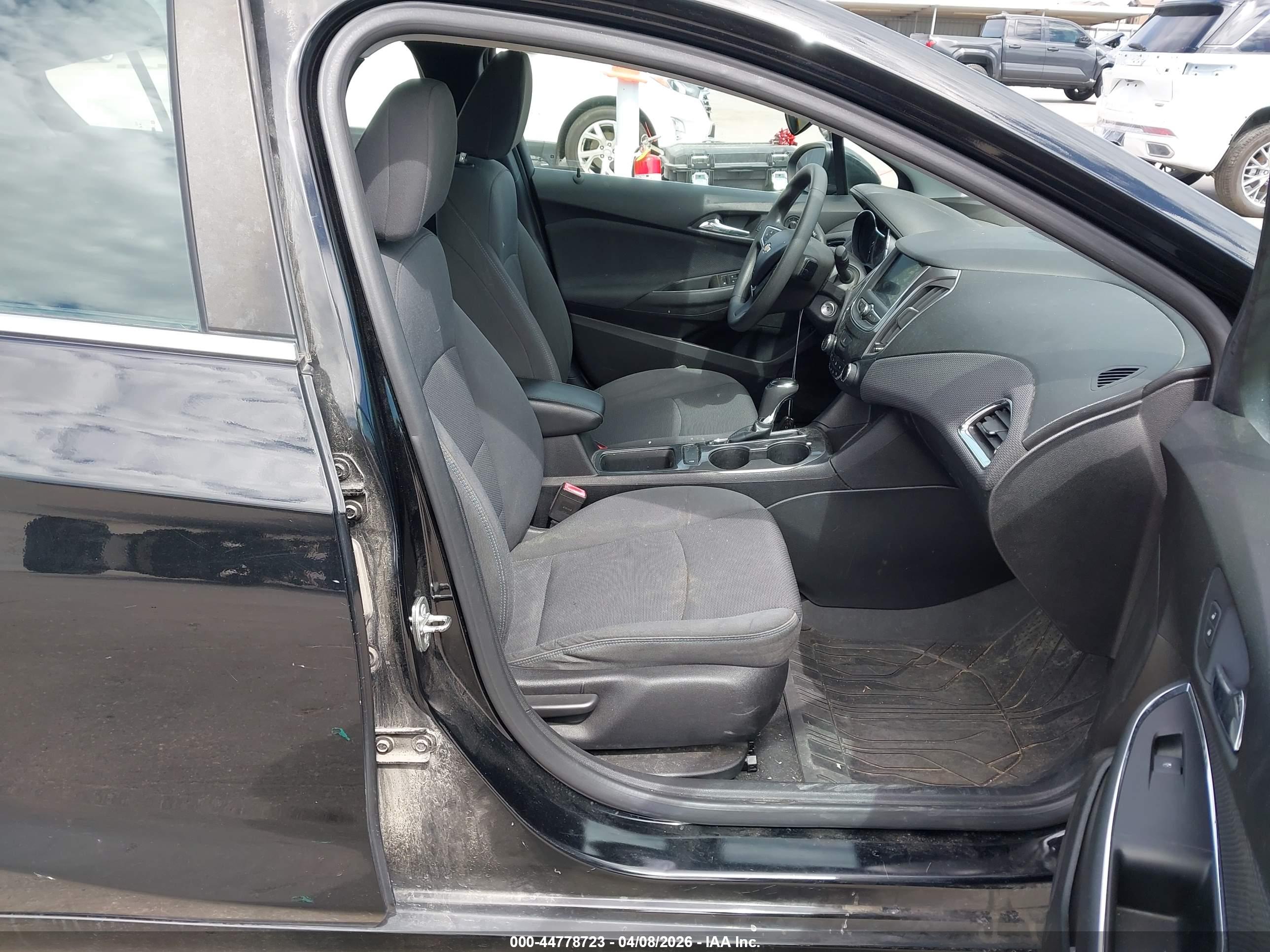 CHEVROLET CRUZE image 5