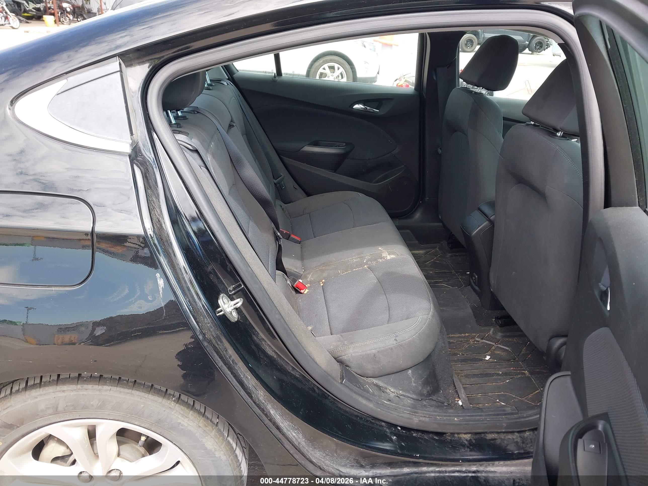 CHEVROLET CRUZE image 8
