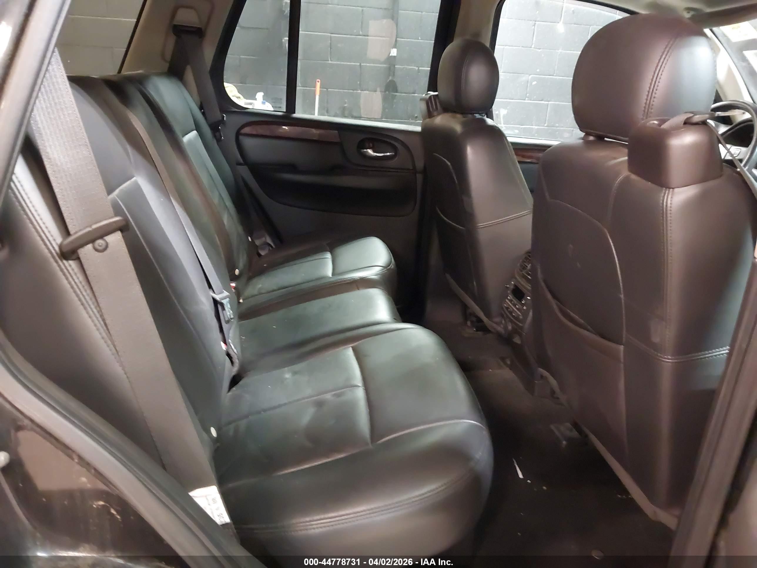 GMC ENVOY image 8
