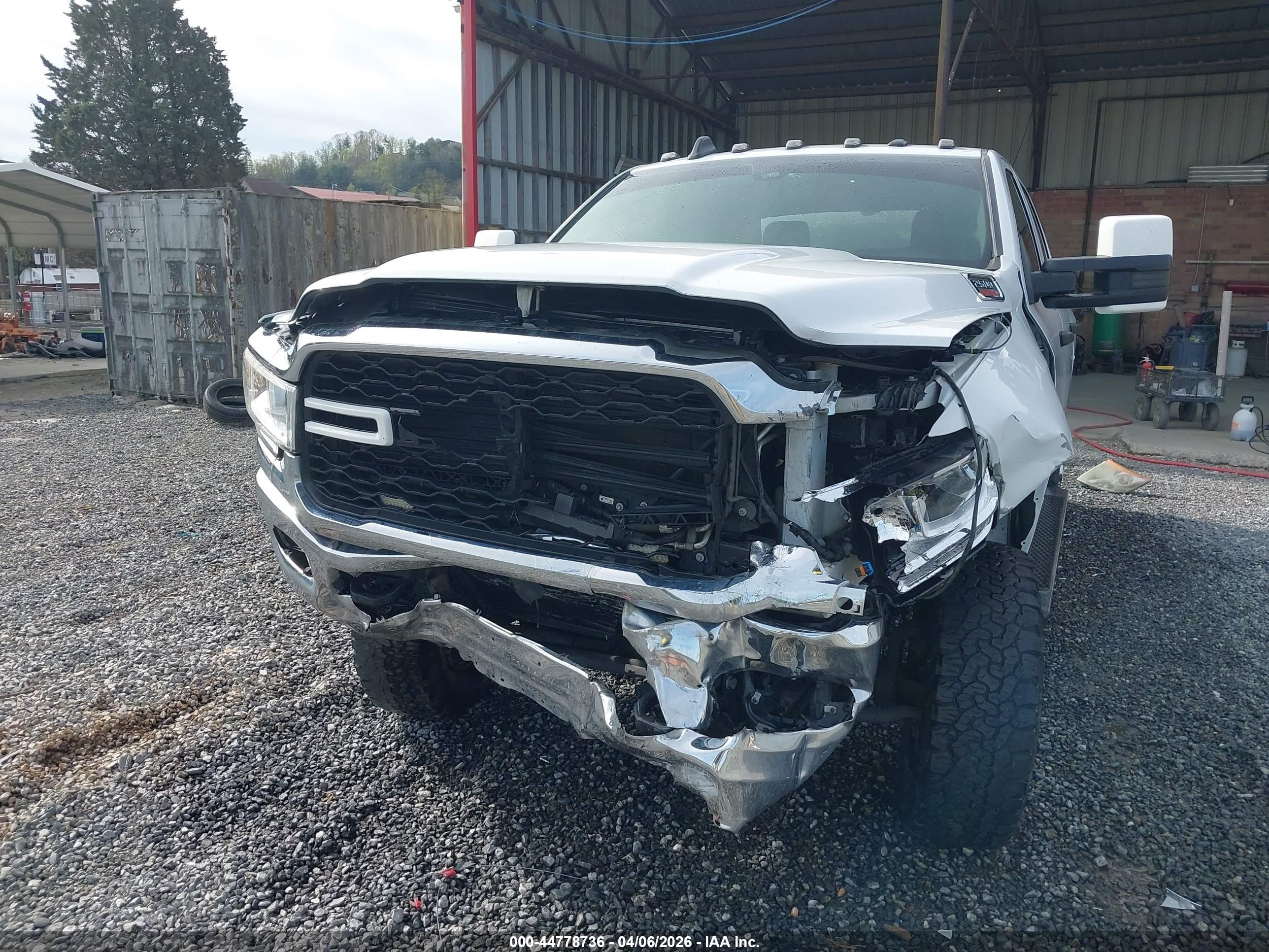 RAM 2500 image 6