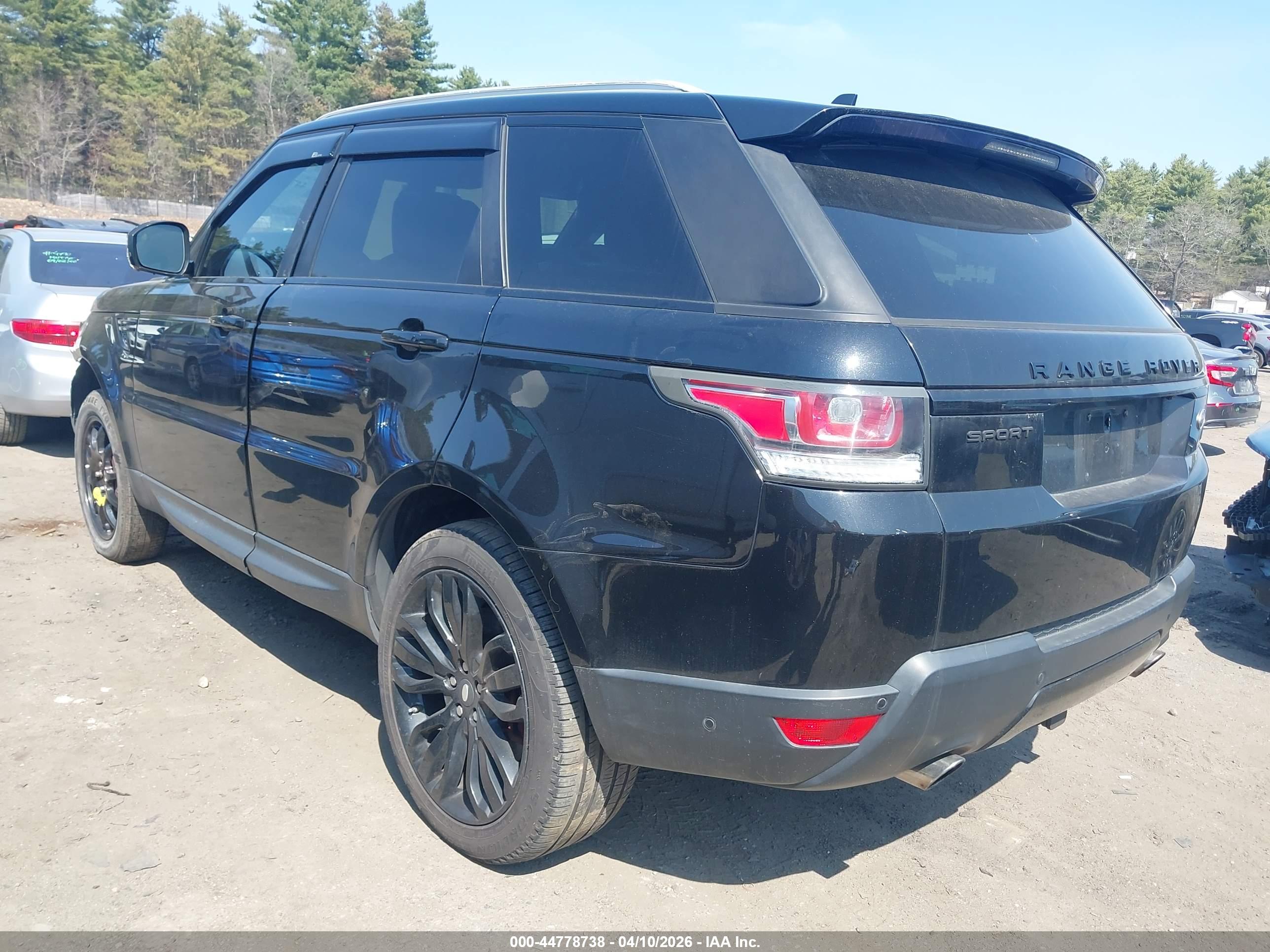 LAND ROVER image 3
