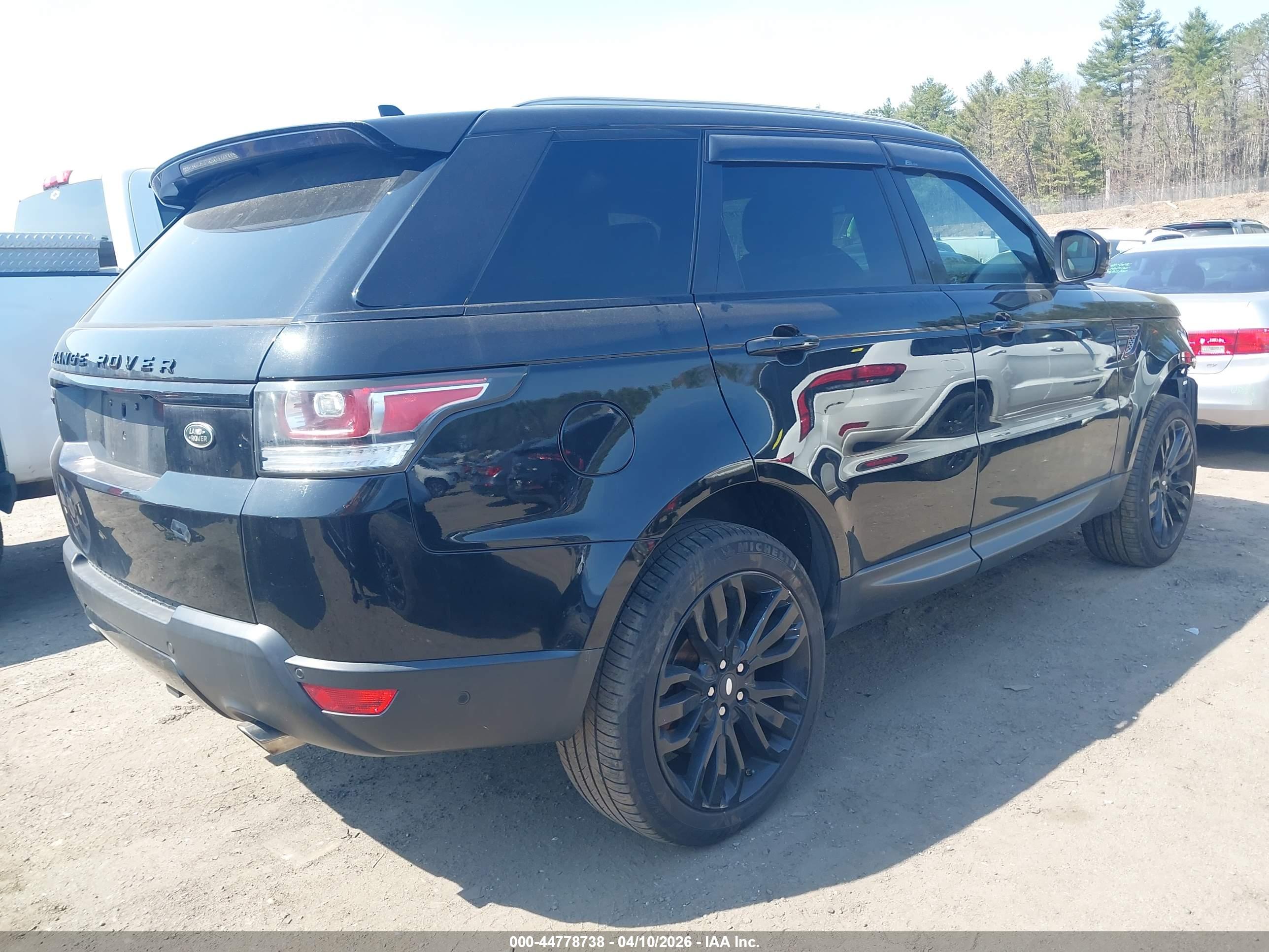 LAND ROVER image 4
