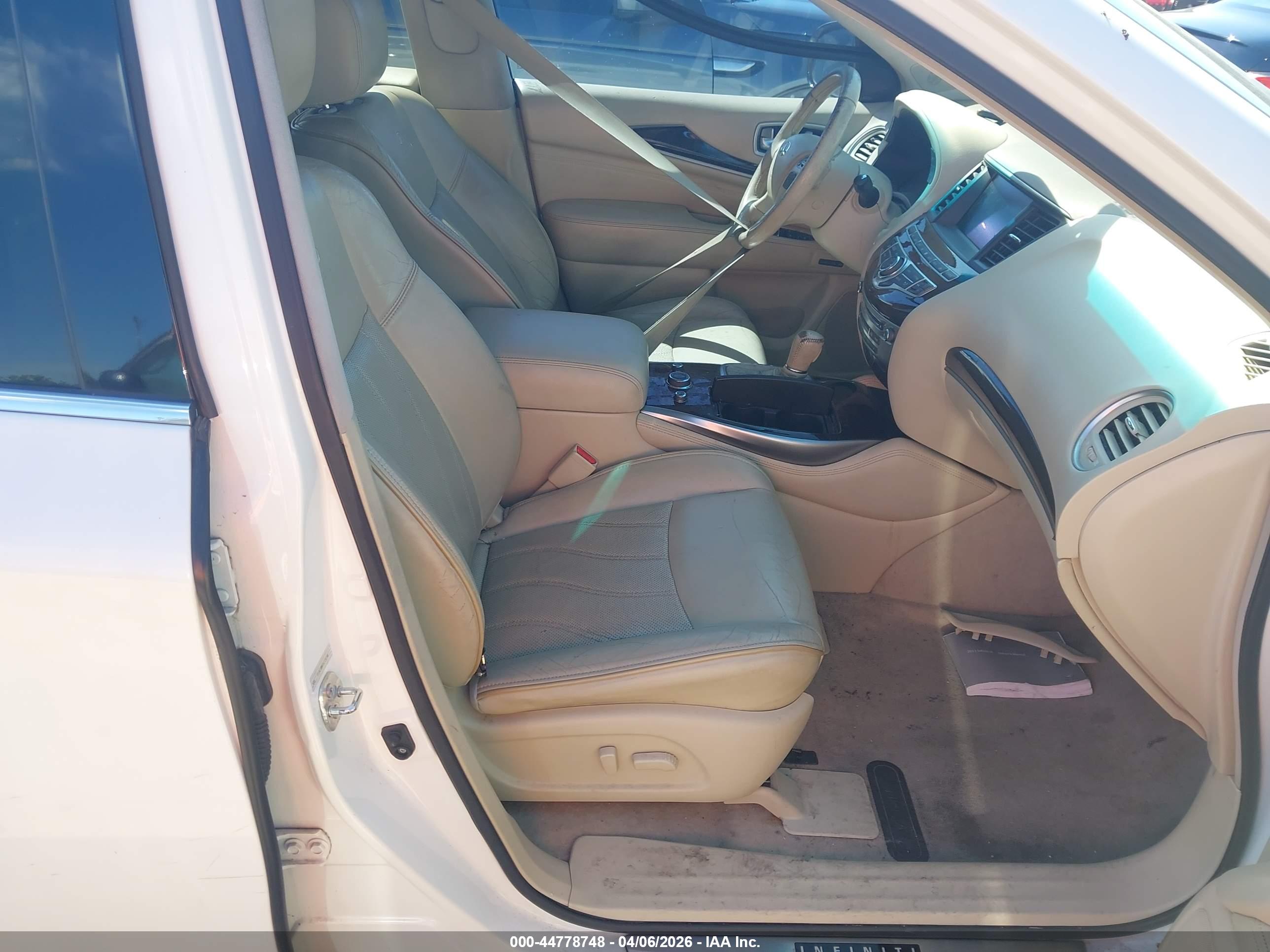 INFINITI JX35 image 5