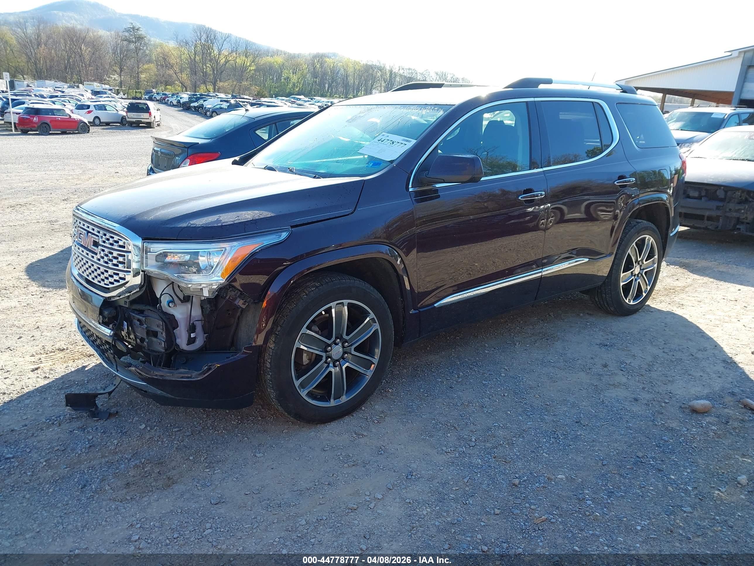 GMC ACADIA image 2