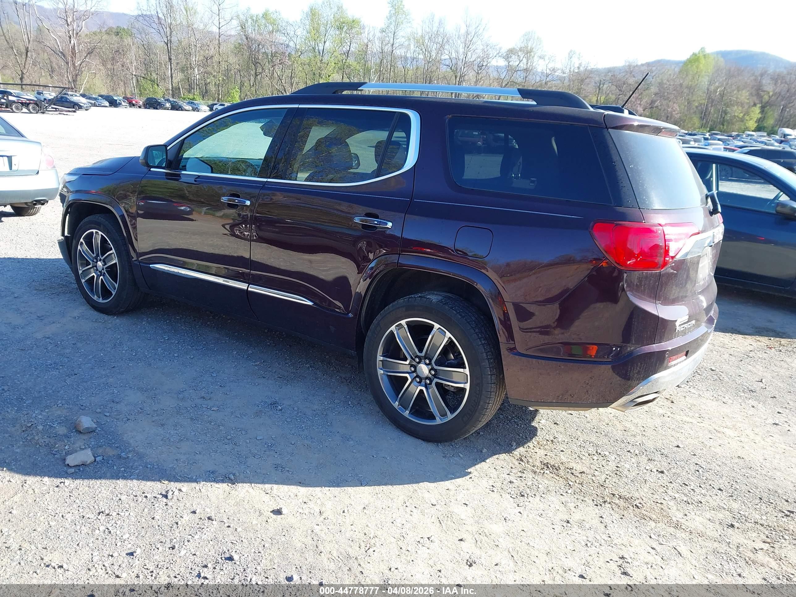 GMC ACADIA image 3