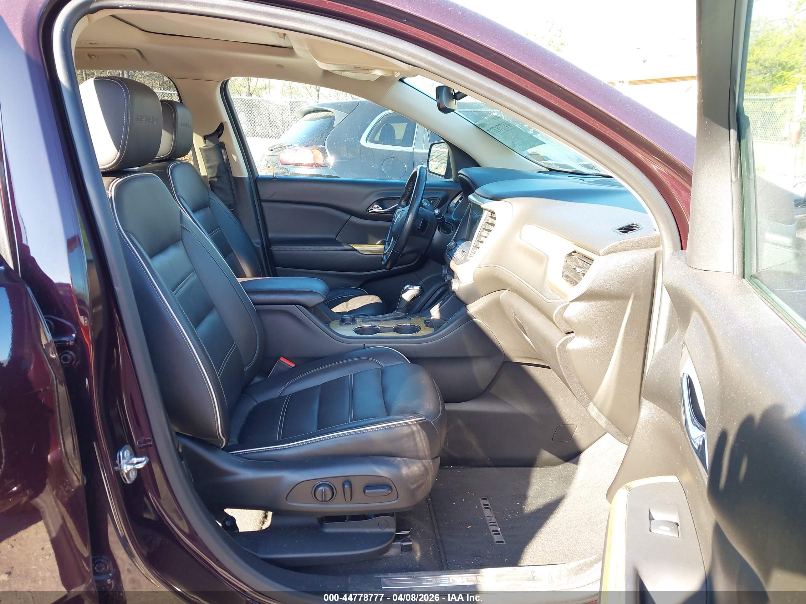 GMC ACADIA image 5