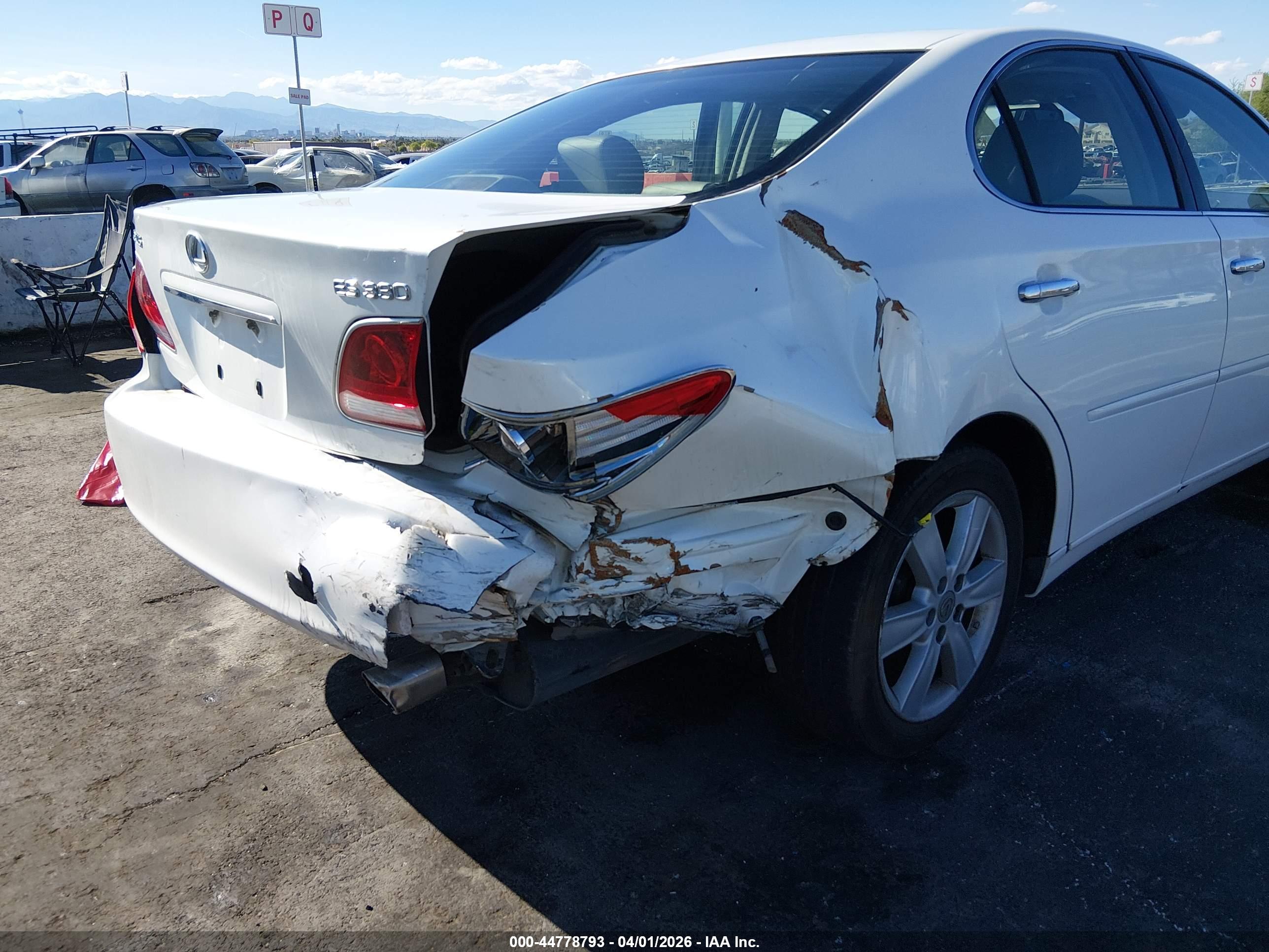 LEXUS ES image 6