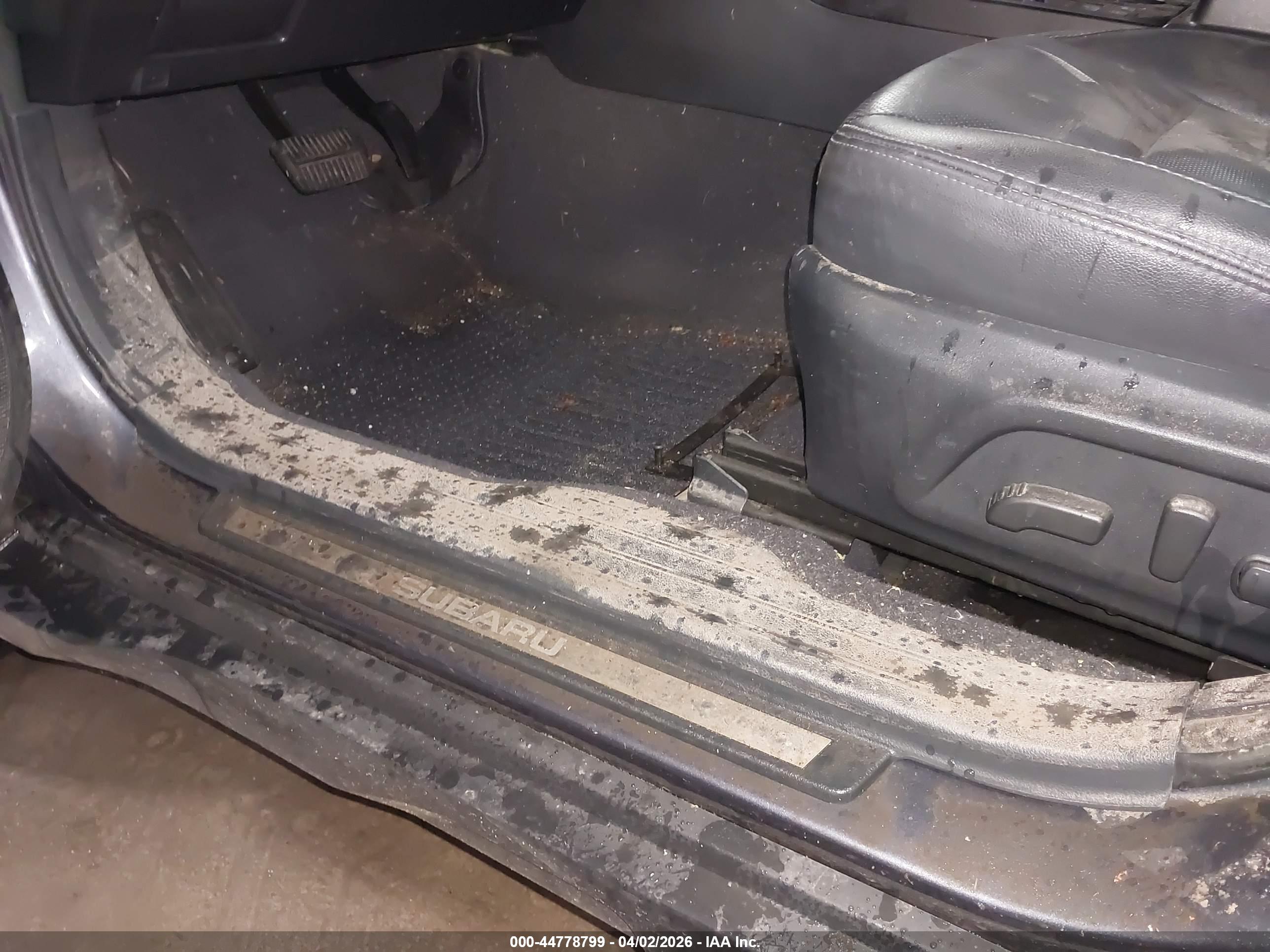 SUBARU OUTBACK image 6
