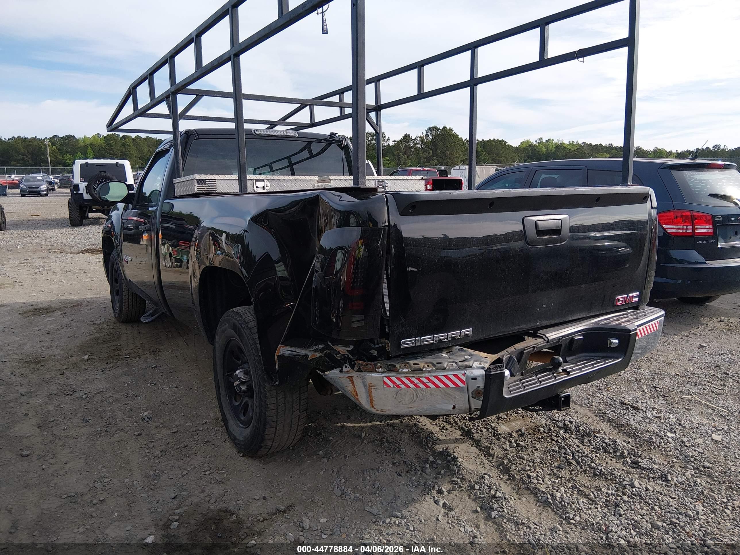GMC SIERRA image 3