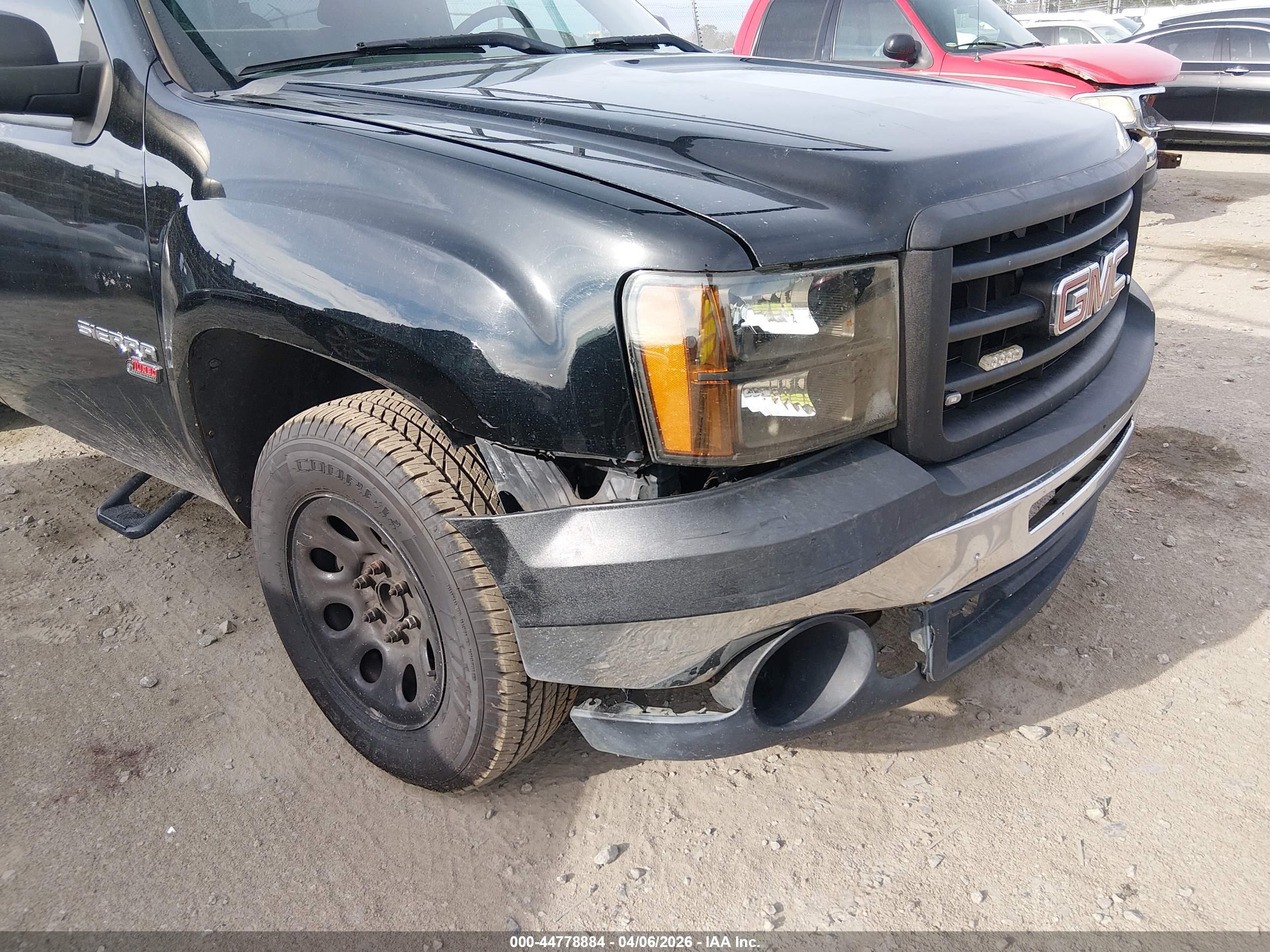 GMC SIERRA image 6