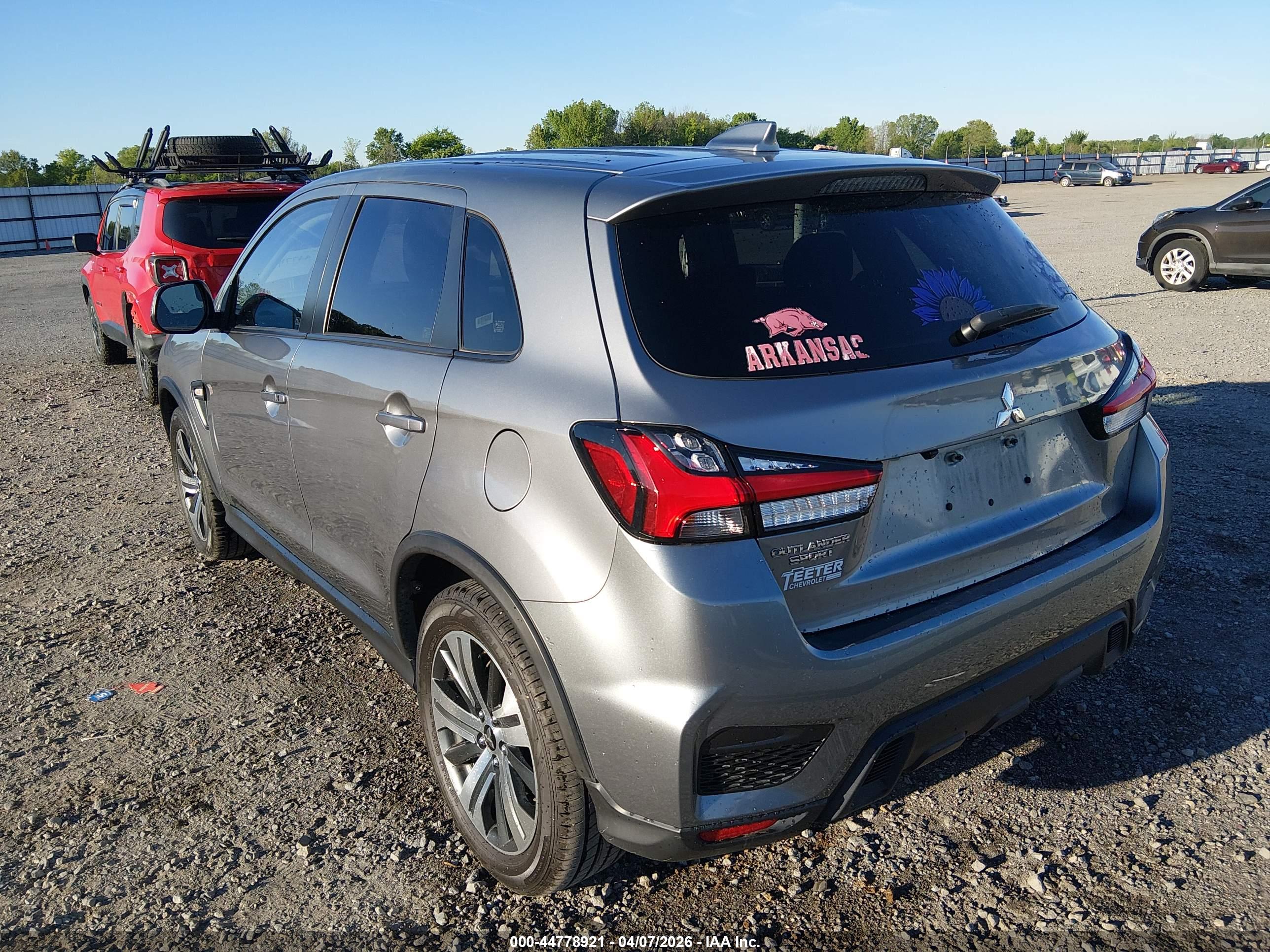 MITSUBISHI OUTLANDER image 3