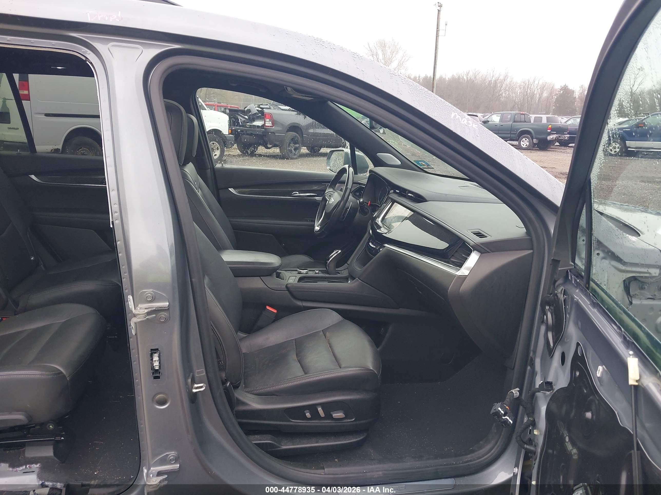 CADILLAC XT6 image 5