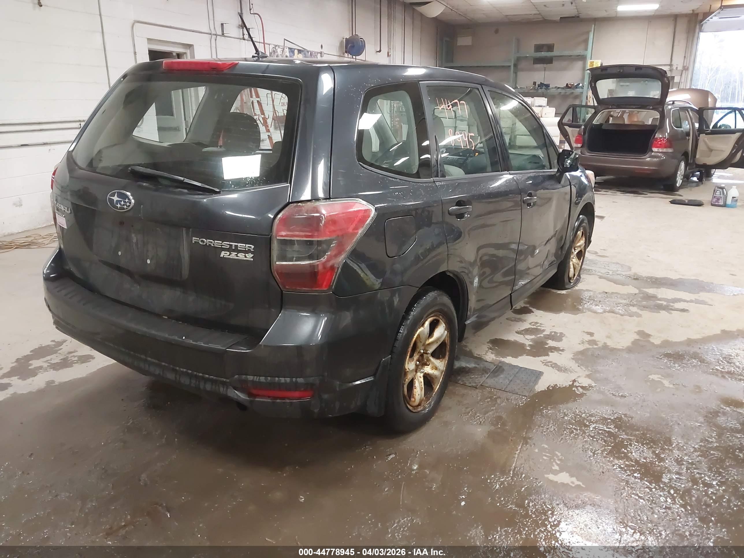 SUBARU FORESTER image 4