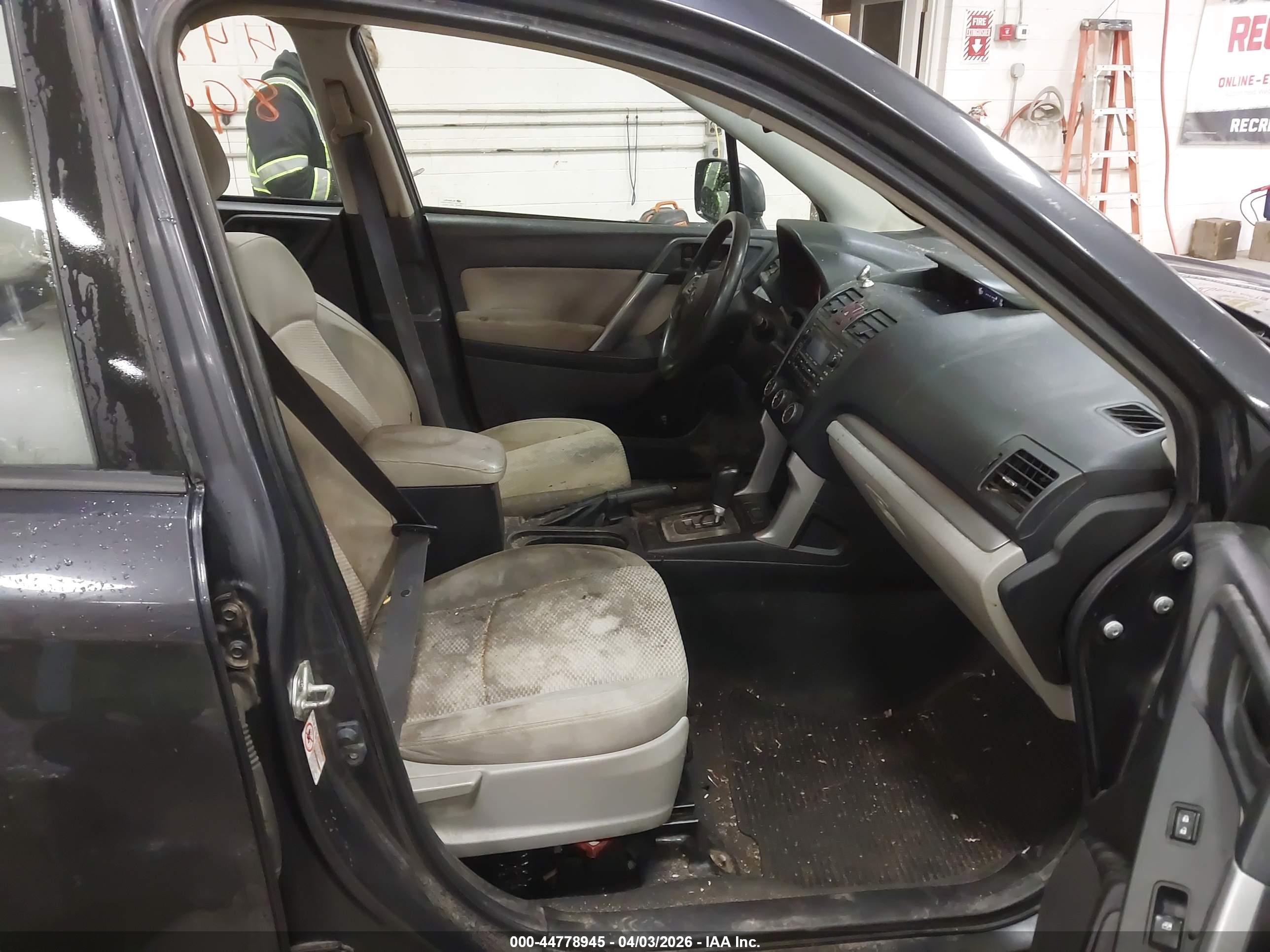 SUBARU FORESTER image 5