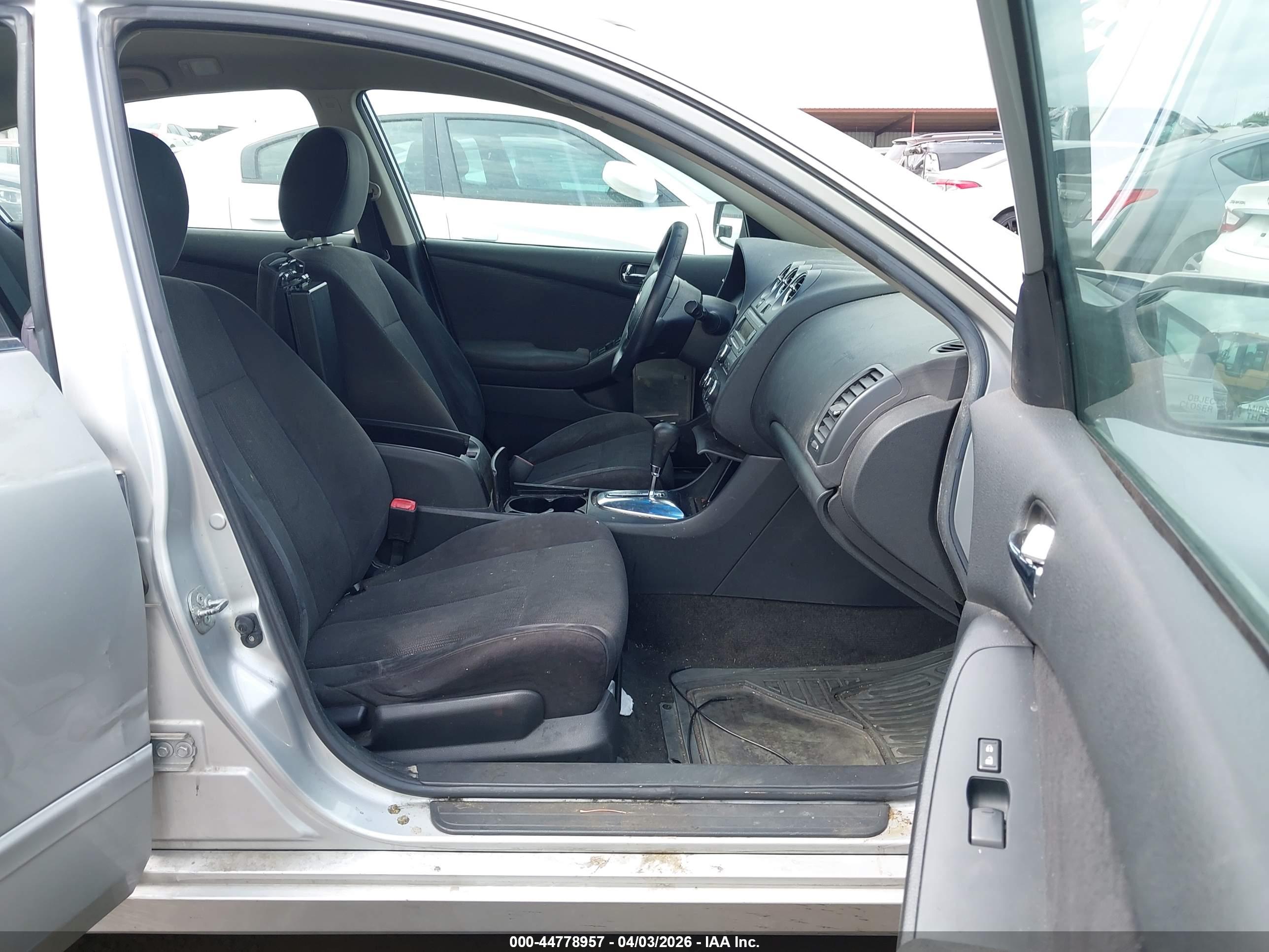 NISSAN ALTIMA image 5