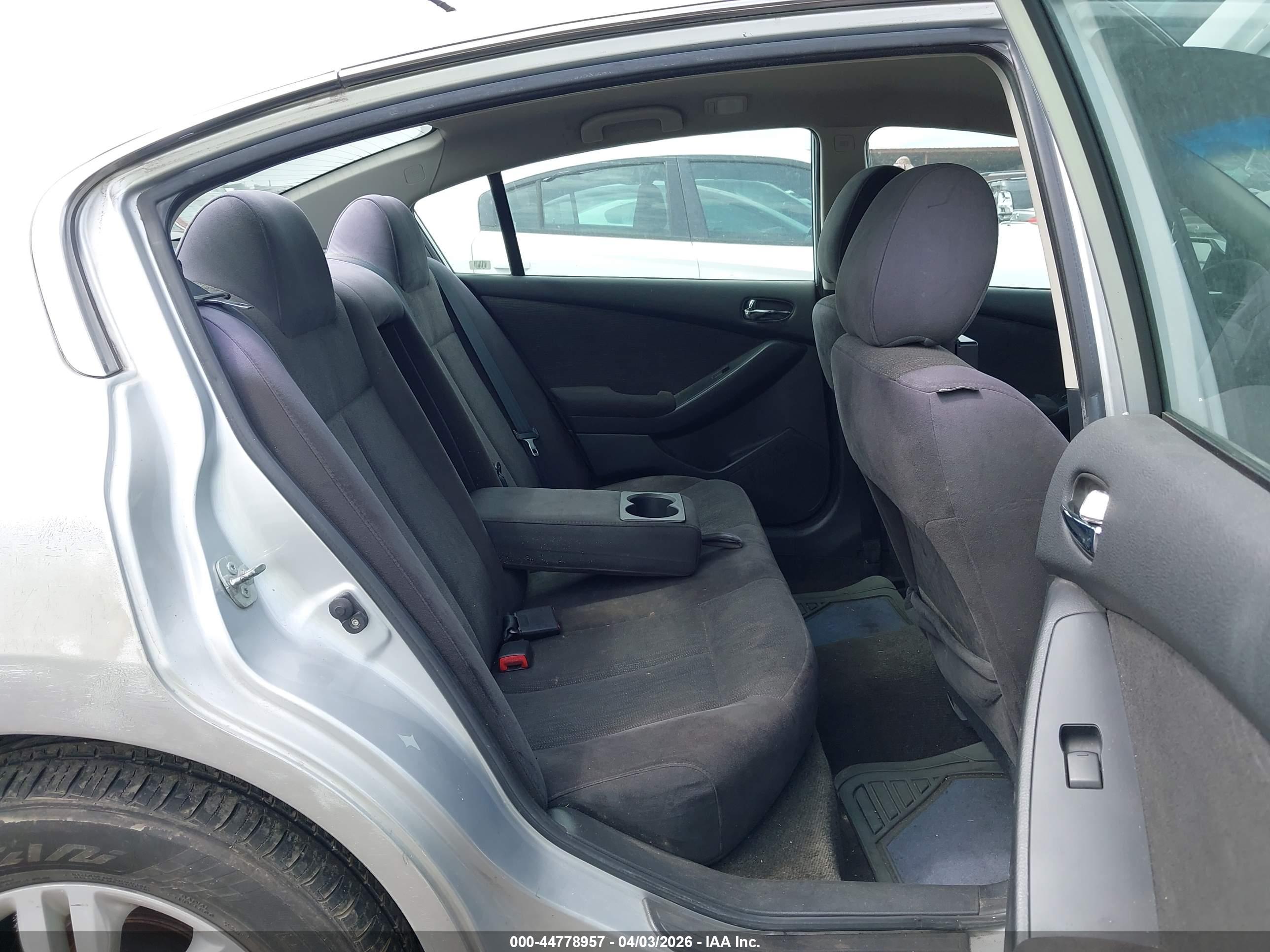 NISSAN ALTIMA image 8