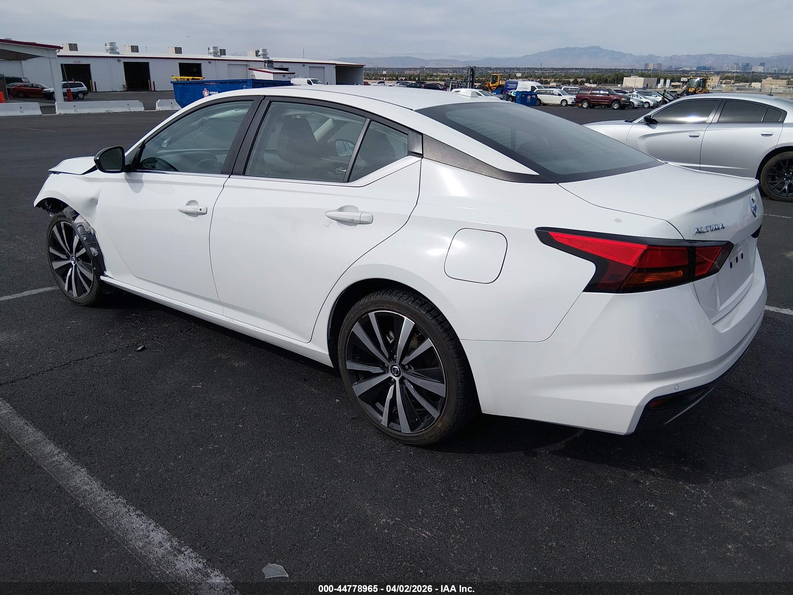 NISSAN ALTIMA image 3