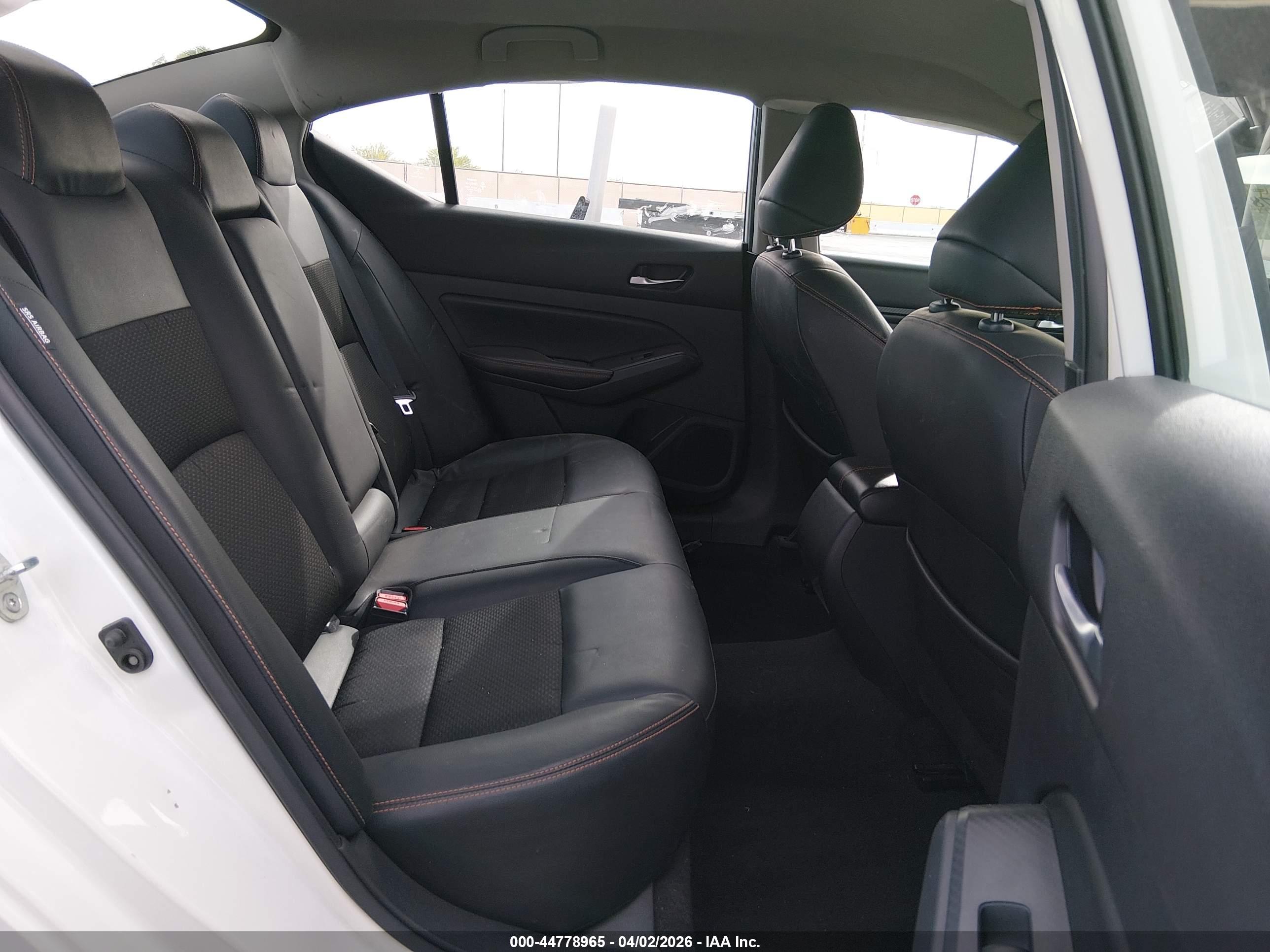 NISSAN ALTIMA image 8
