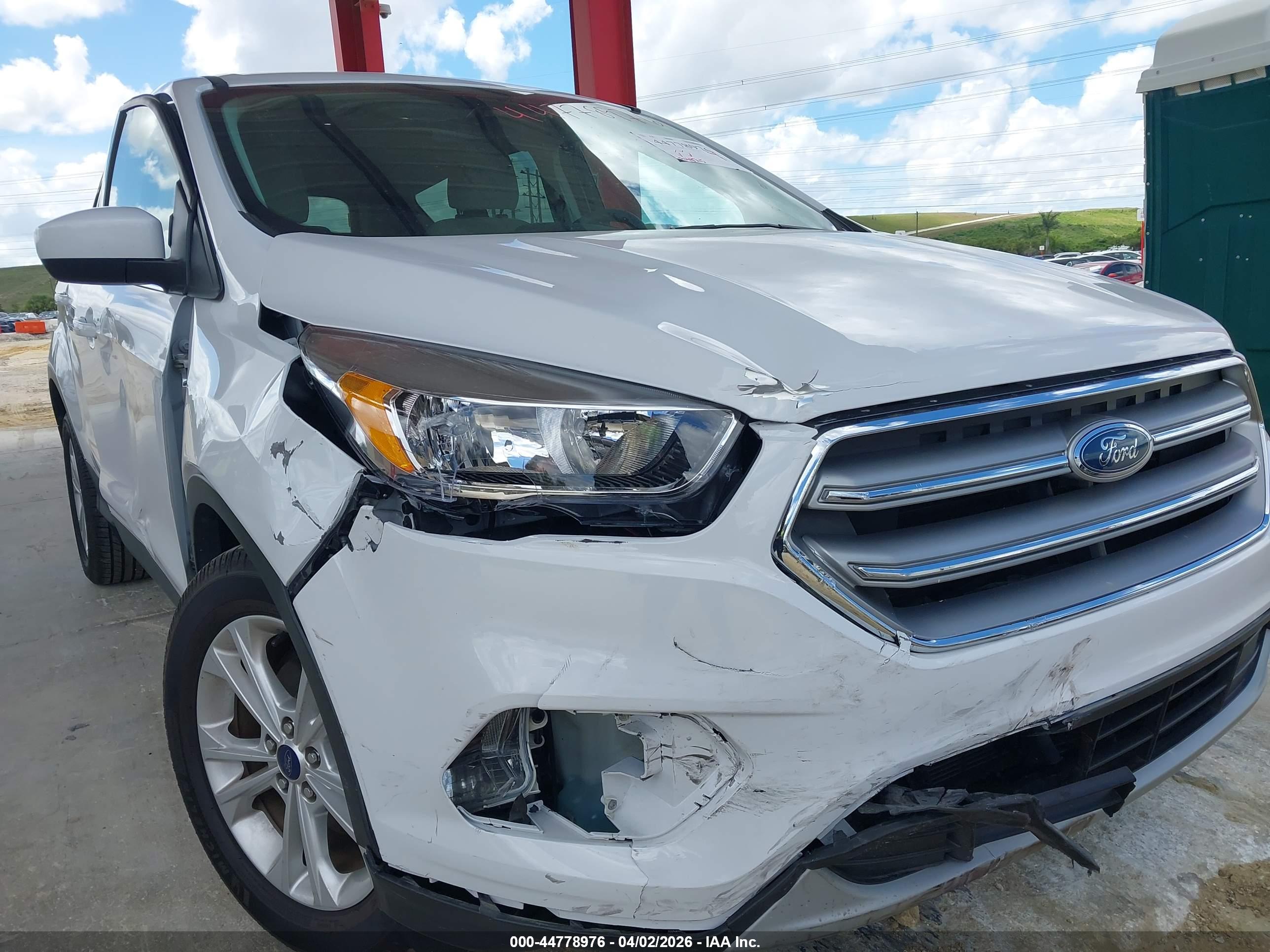 FORD ESCAPE image 6