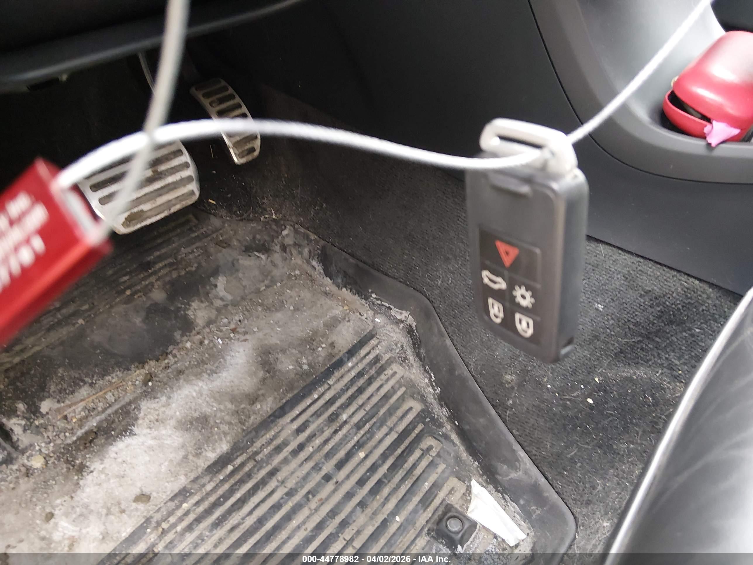 VOLVO XC60 image 11