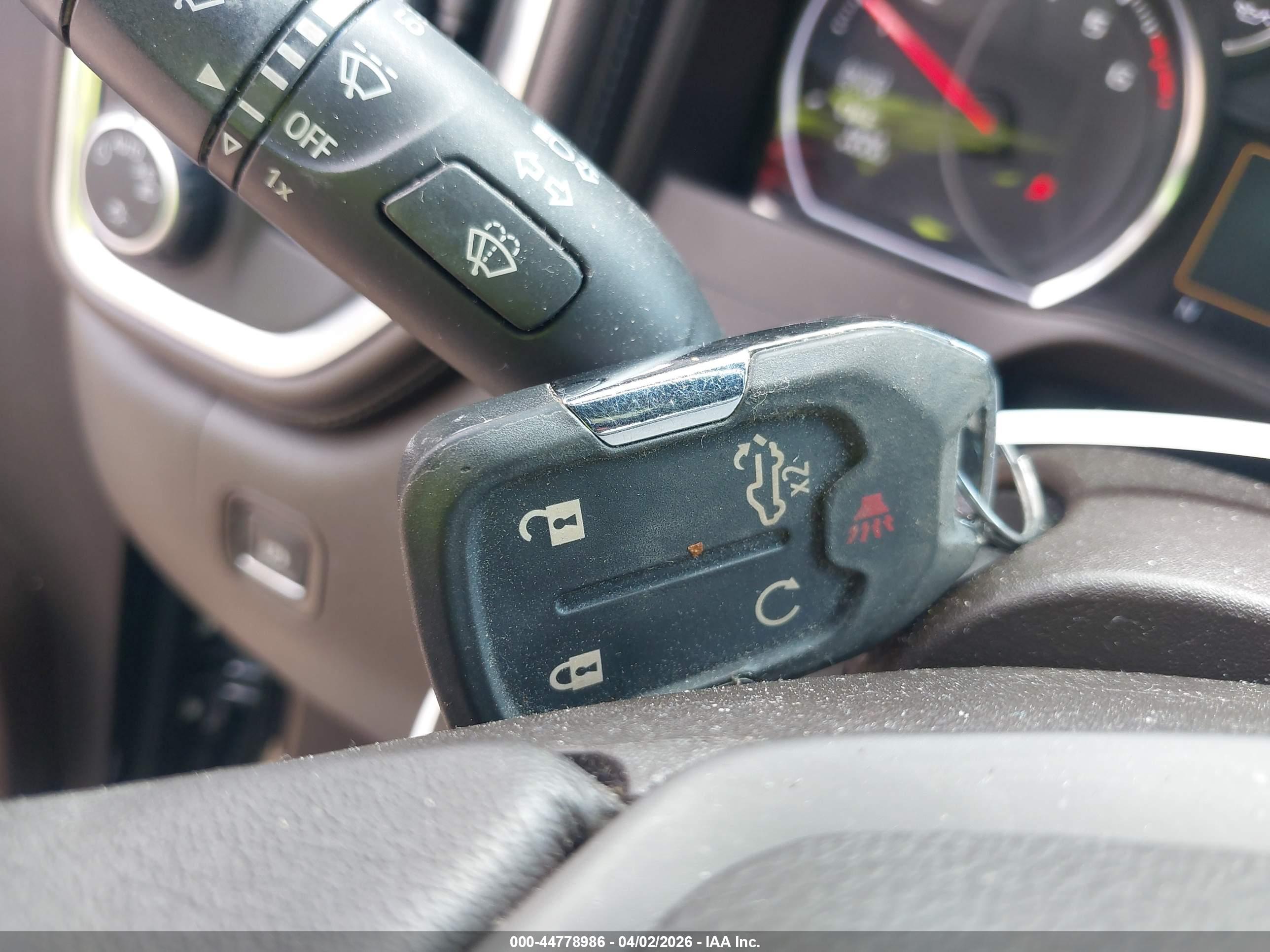 CHEVROLET SILVERADO image 11
