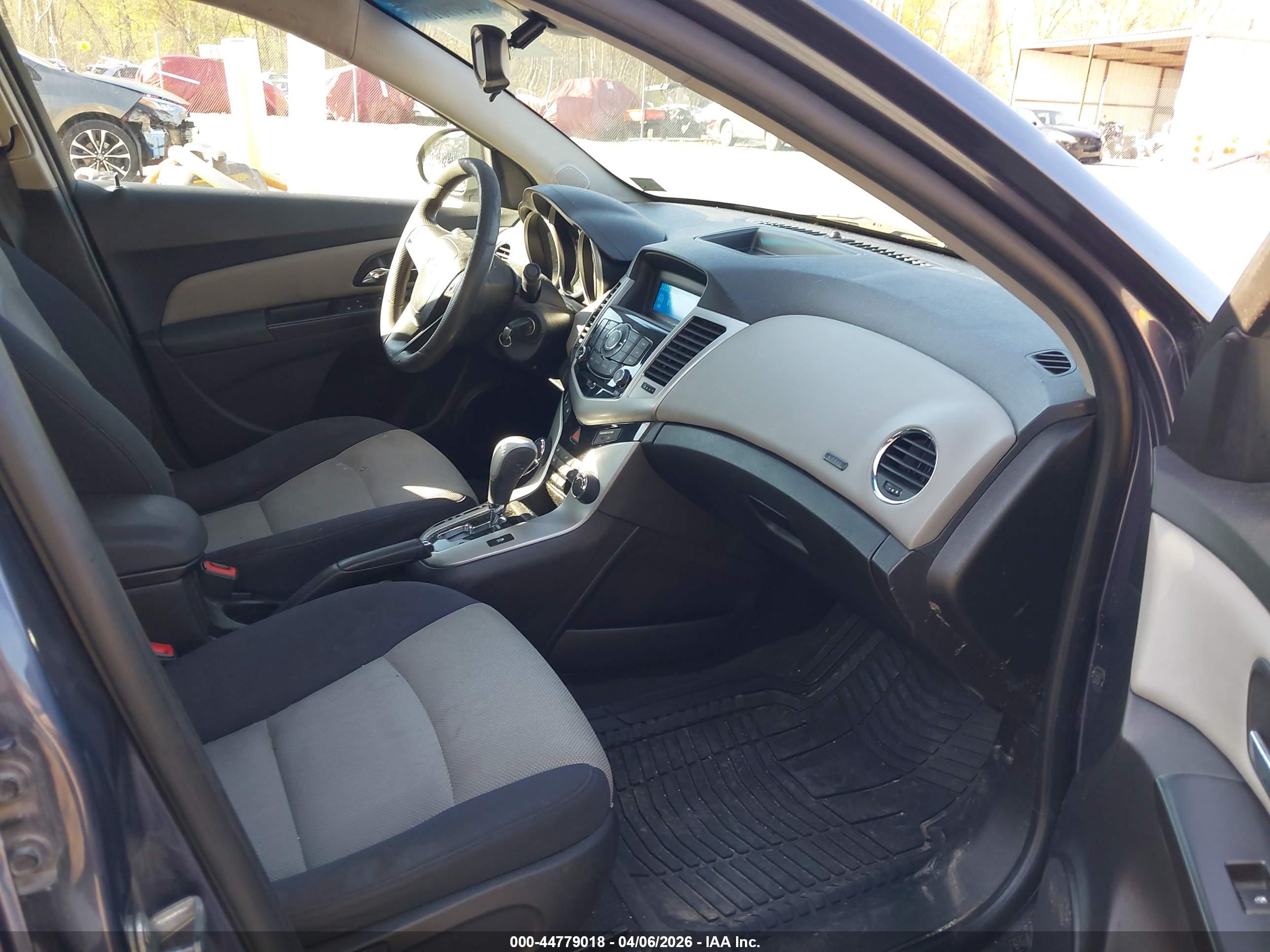 CHEVROLET CRUZE image 5