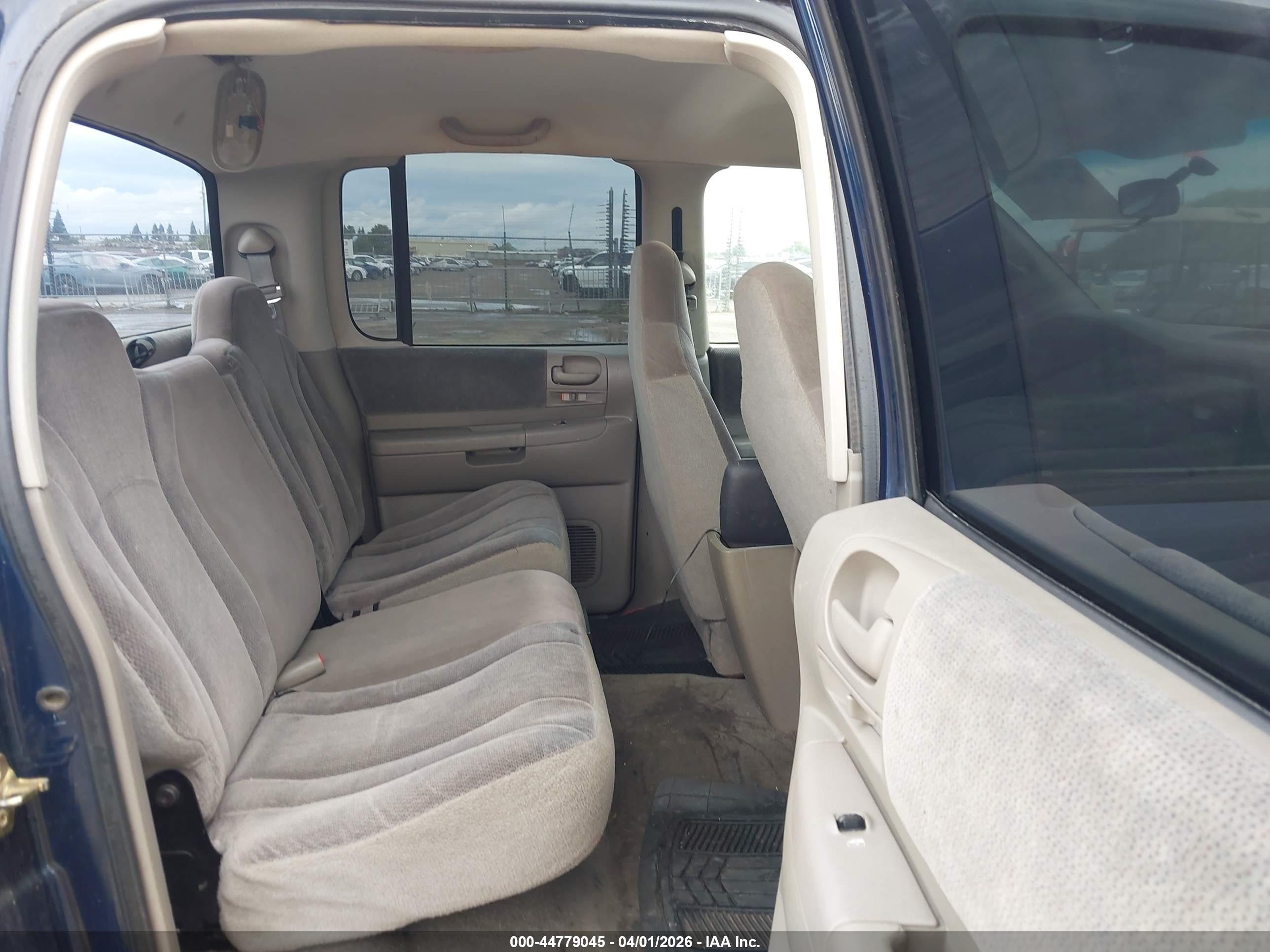 DODGE DAKOTA image 8