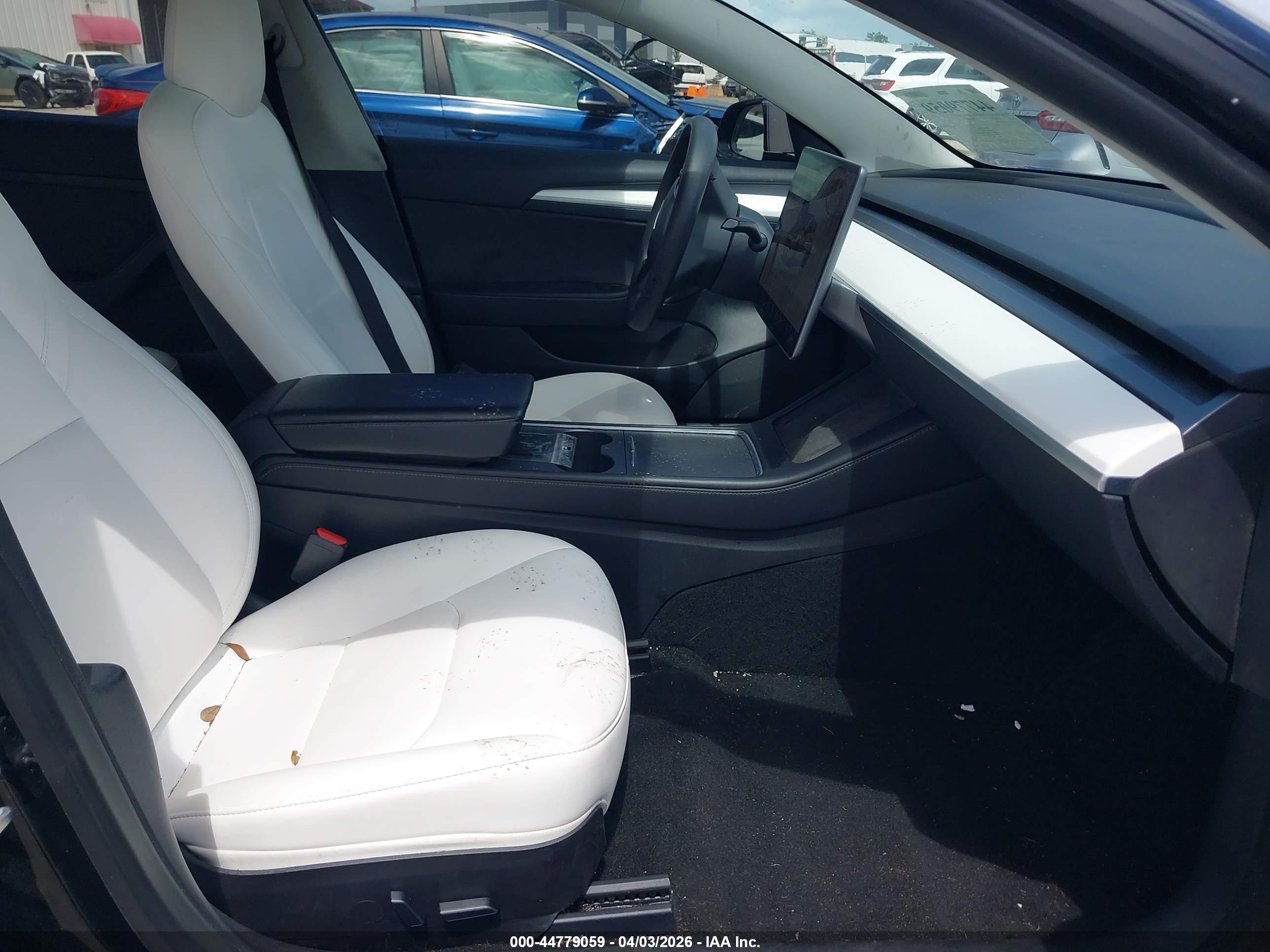 TESLA MODEL image 5