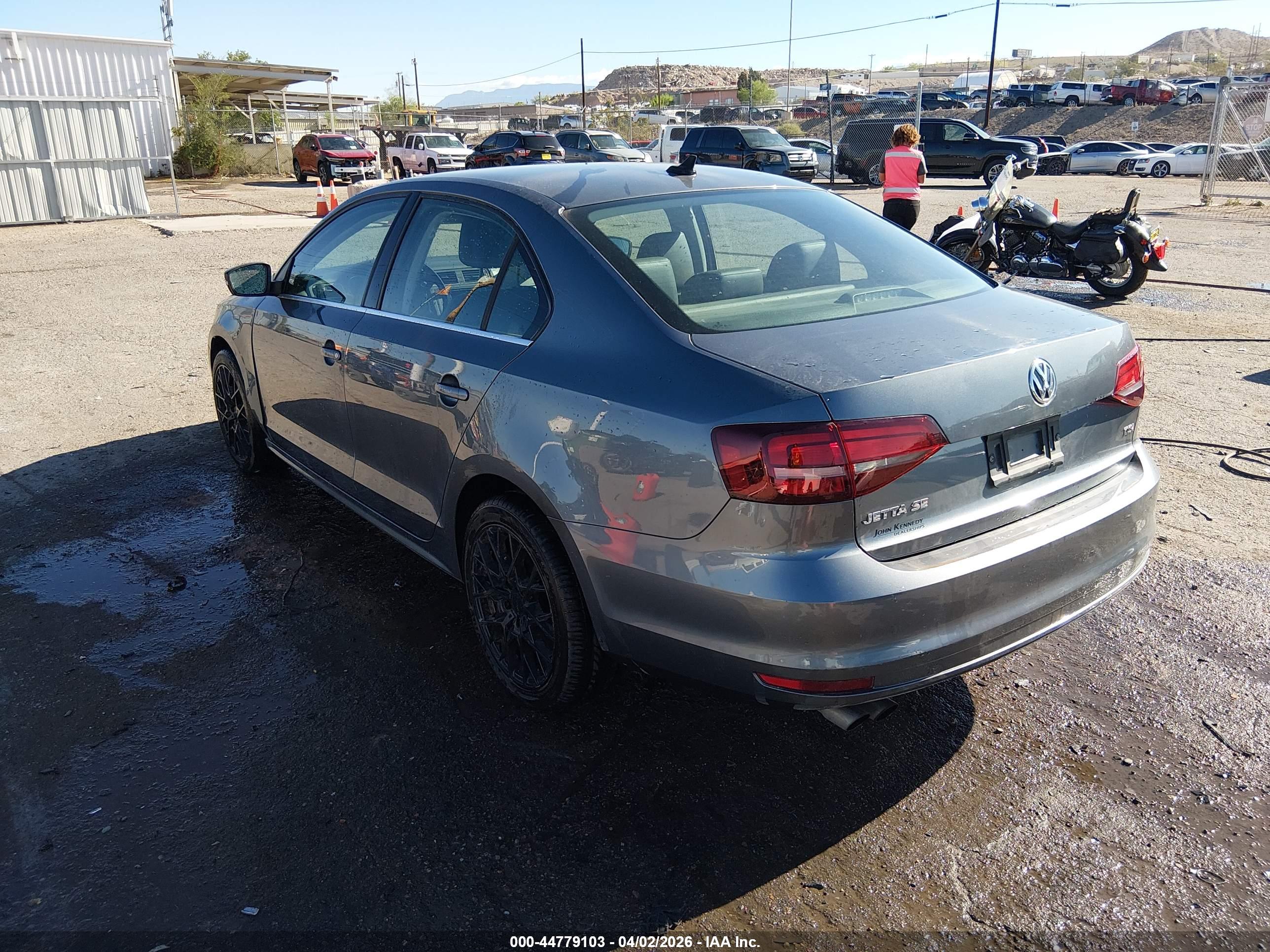 VOLKSWAGEN JETTA image 3