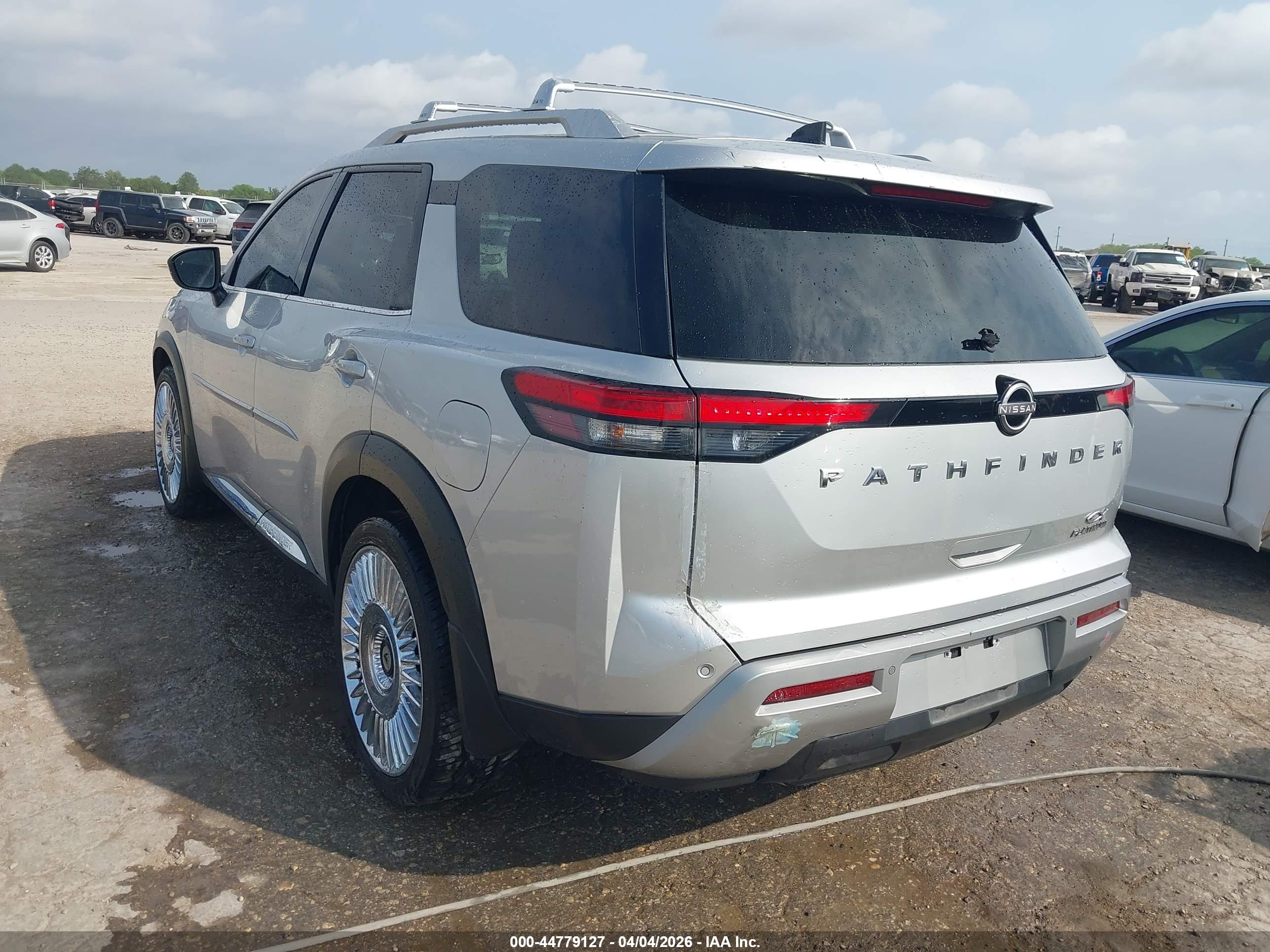 NISSAN PATHFINDER image 3