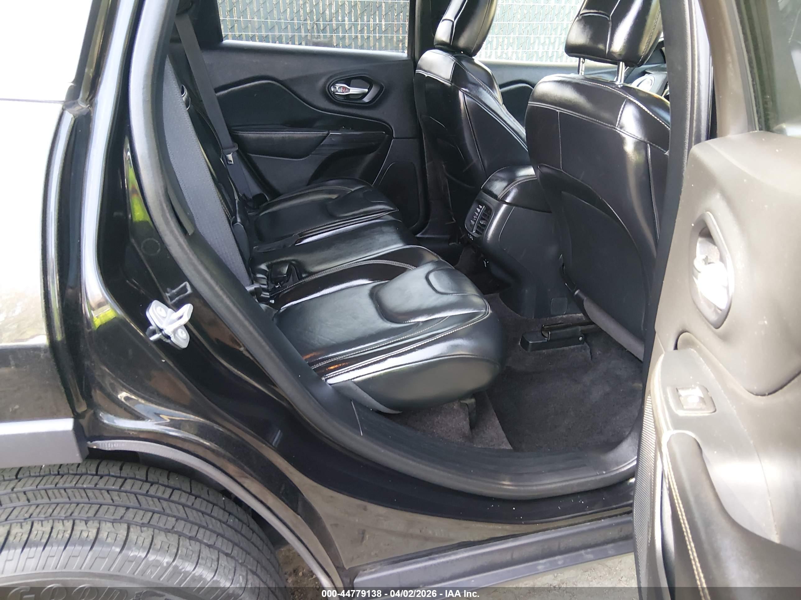 JEEP CHEROKEE image 8