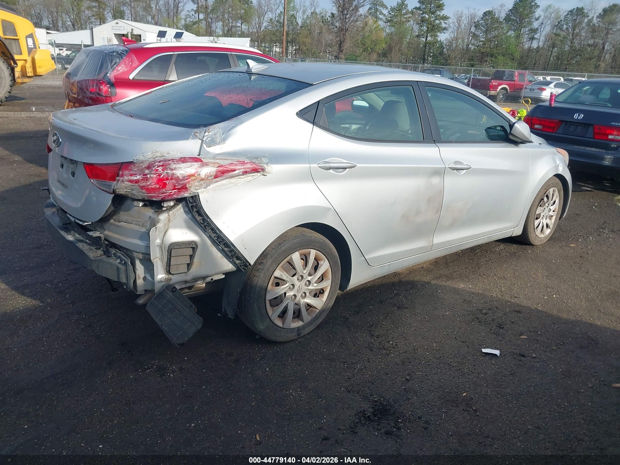 HYUNDAI ELANTRA image 4