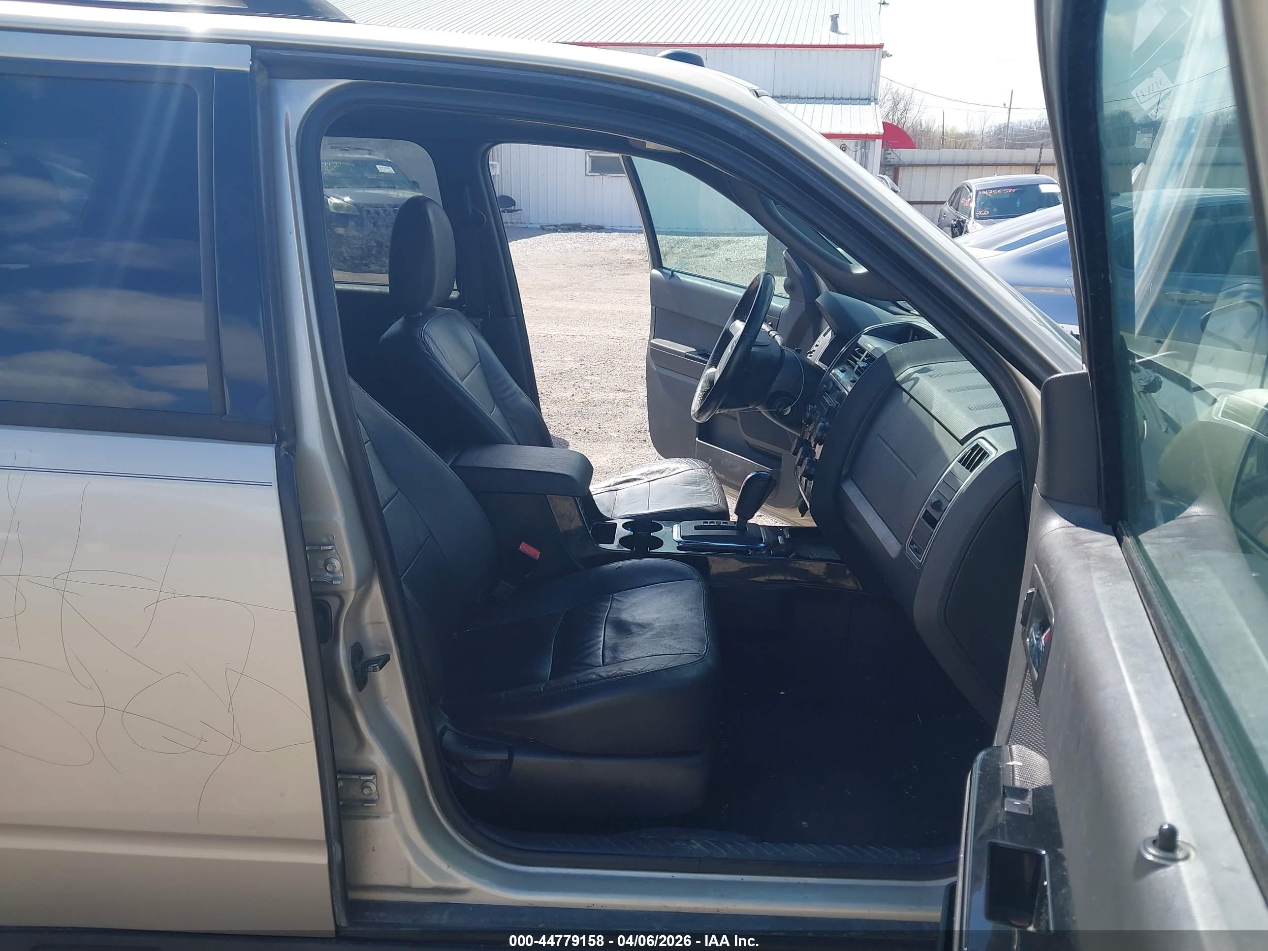 FORD ESCAPE image 5