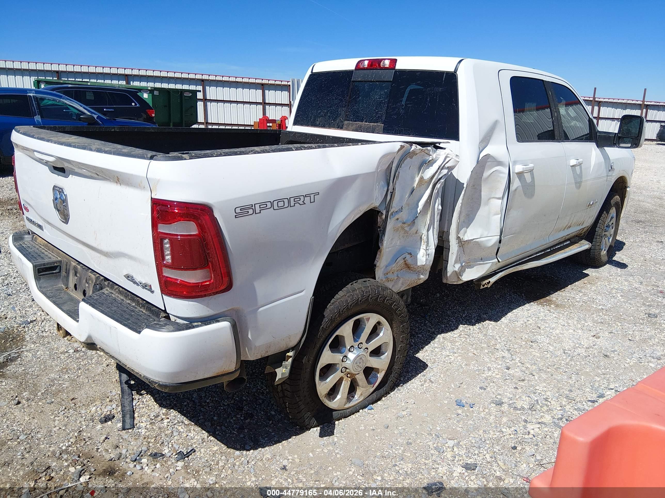 RAM 2500 image 4