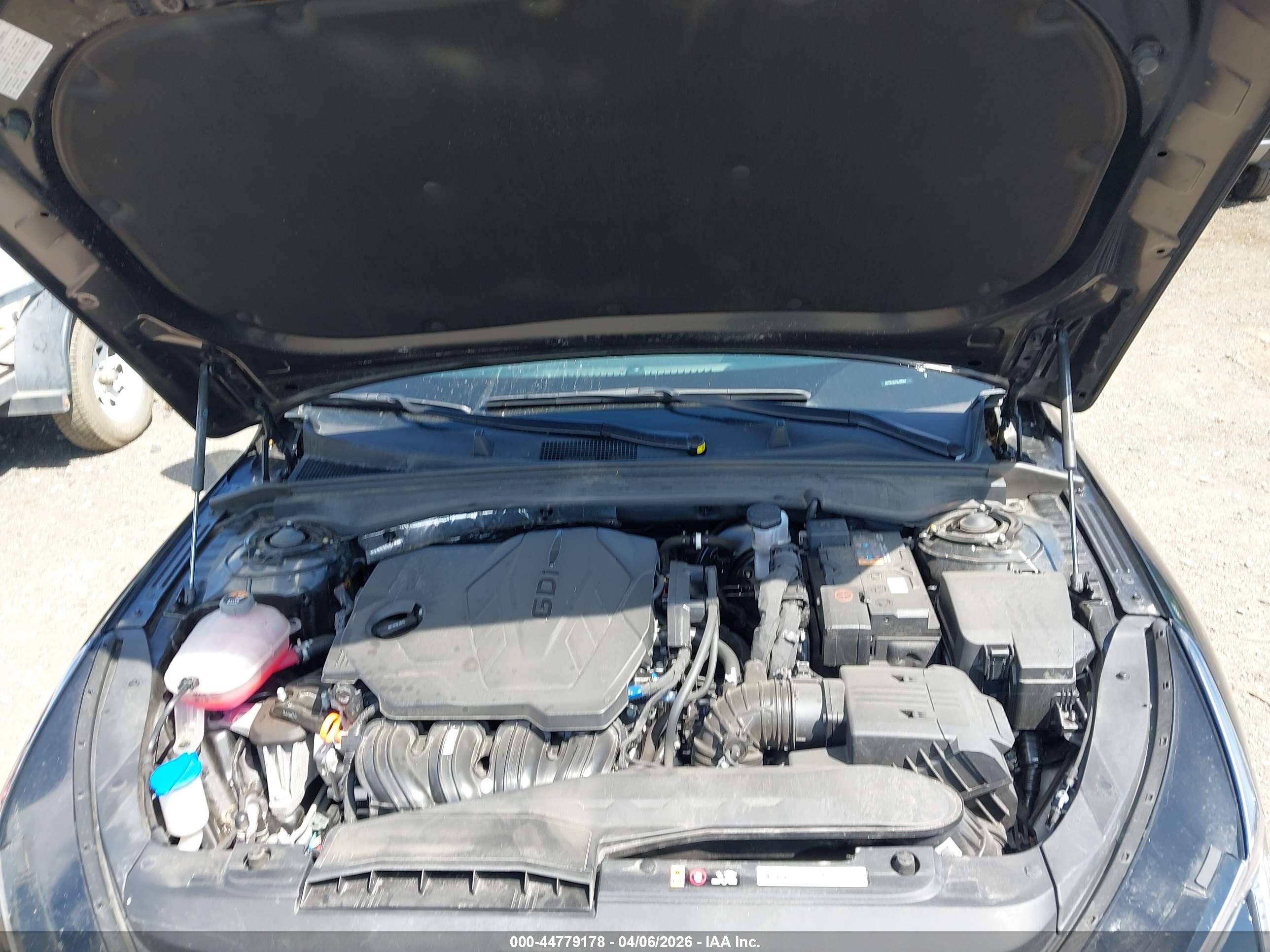 KIA K5 image 10