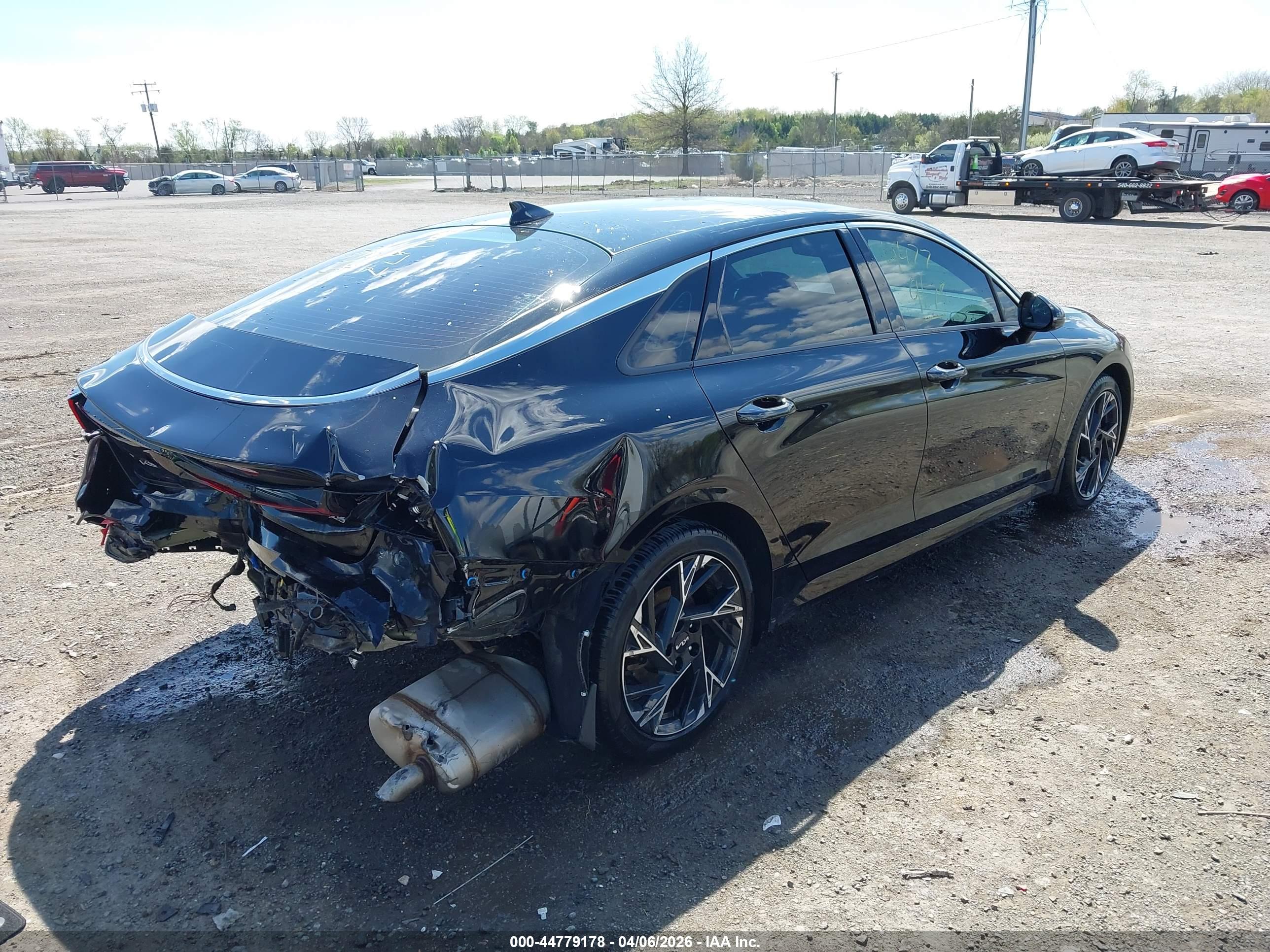 KIA K5 image 4