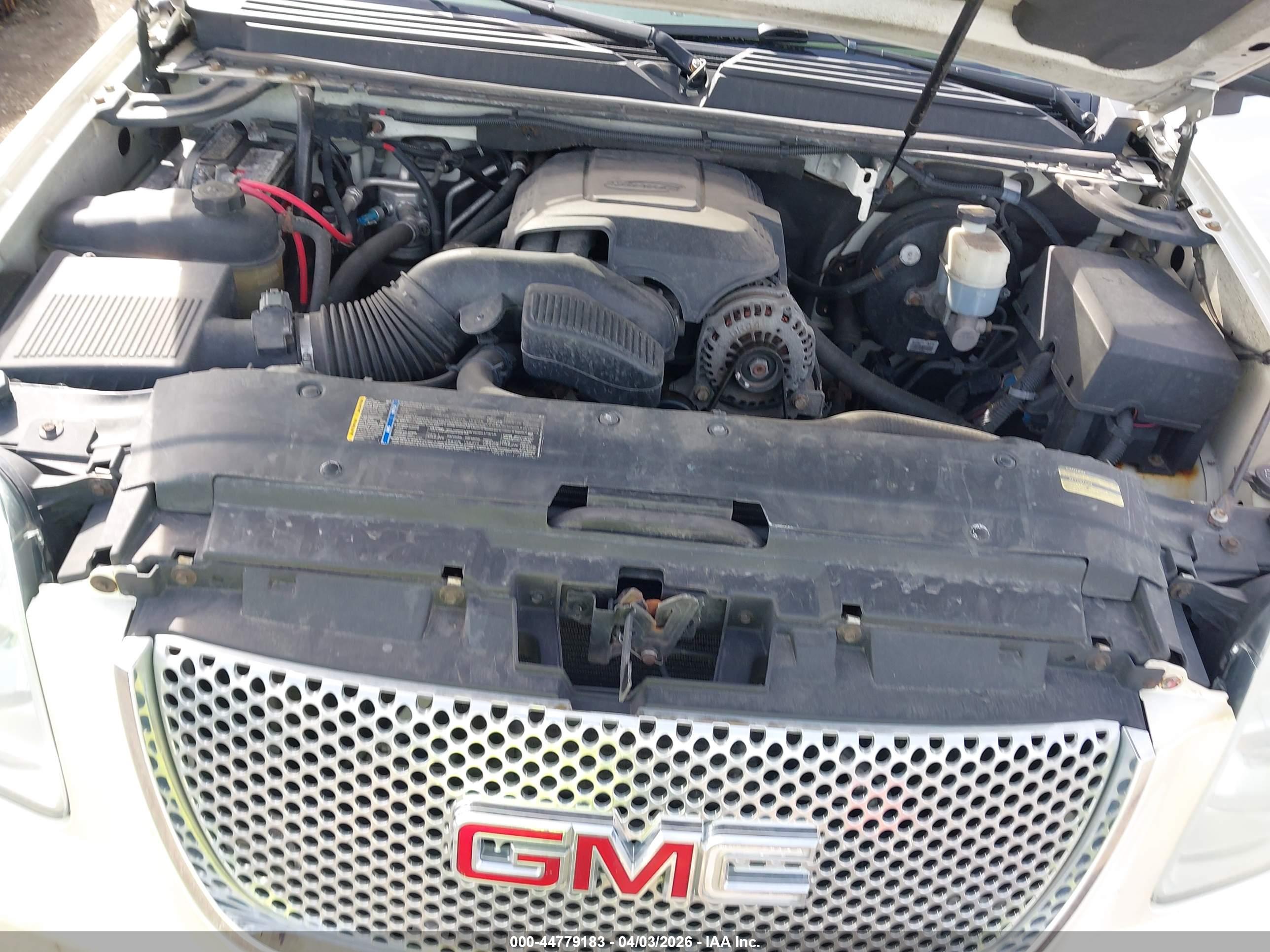 GMC YUKON image 10