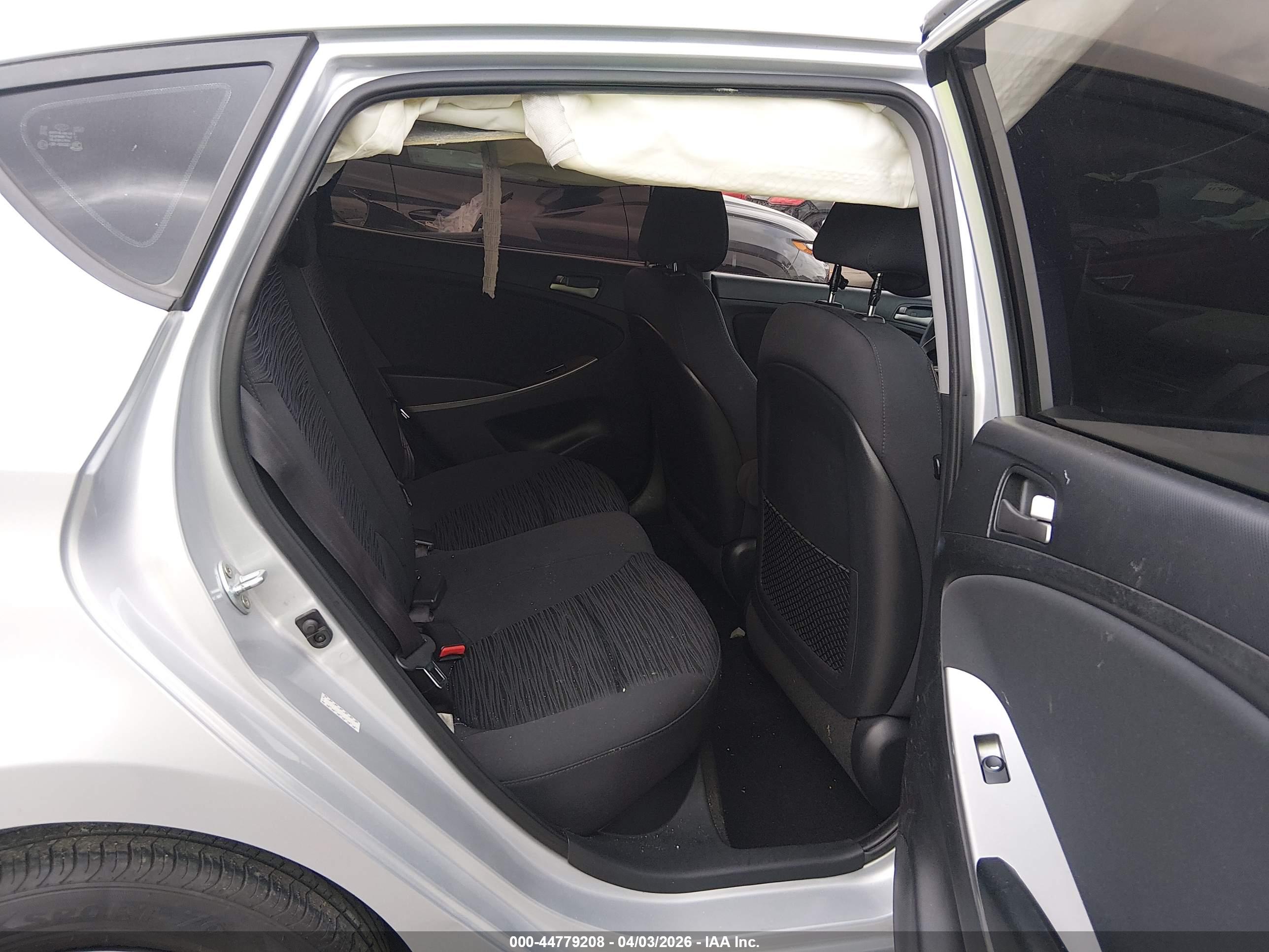 HYUNDAI ACCENT image 8