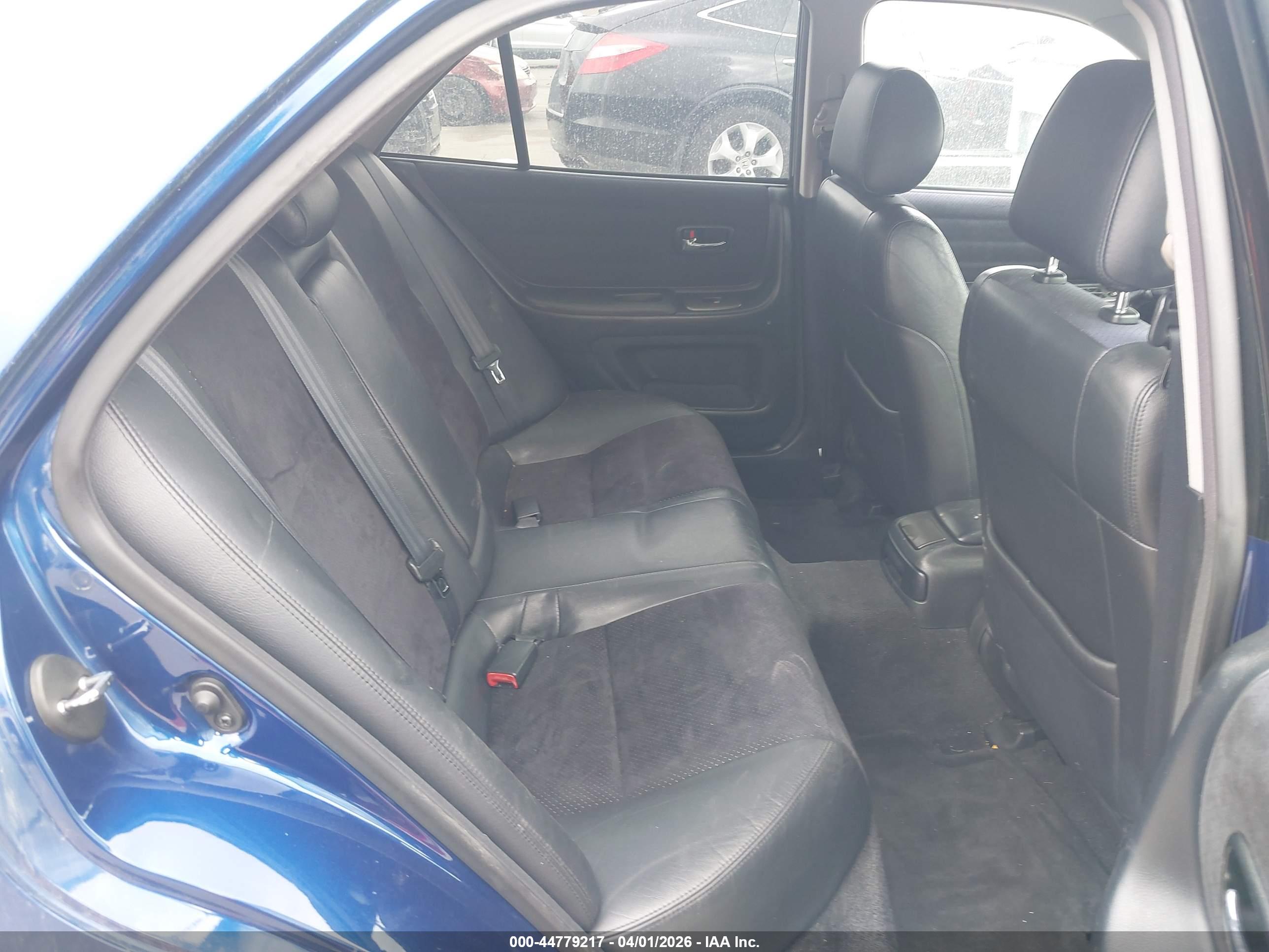 LEXUS IS image 8