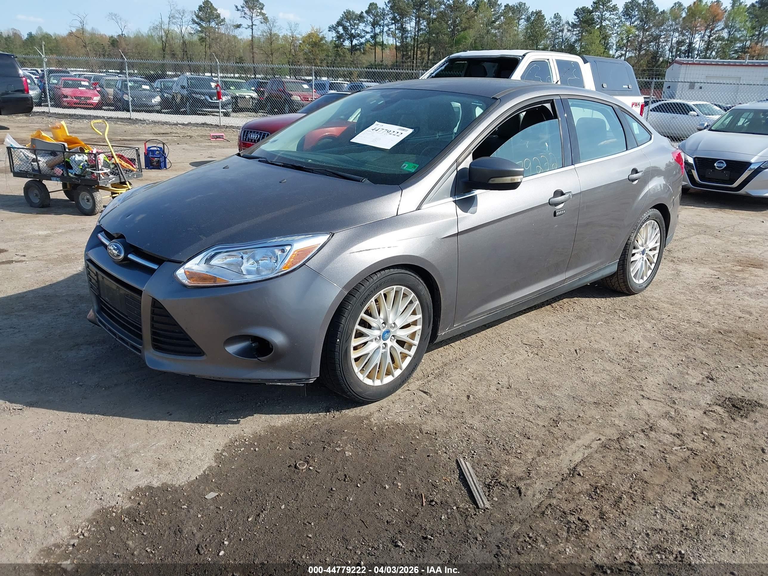 FORD FOCUS image 2