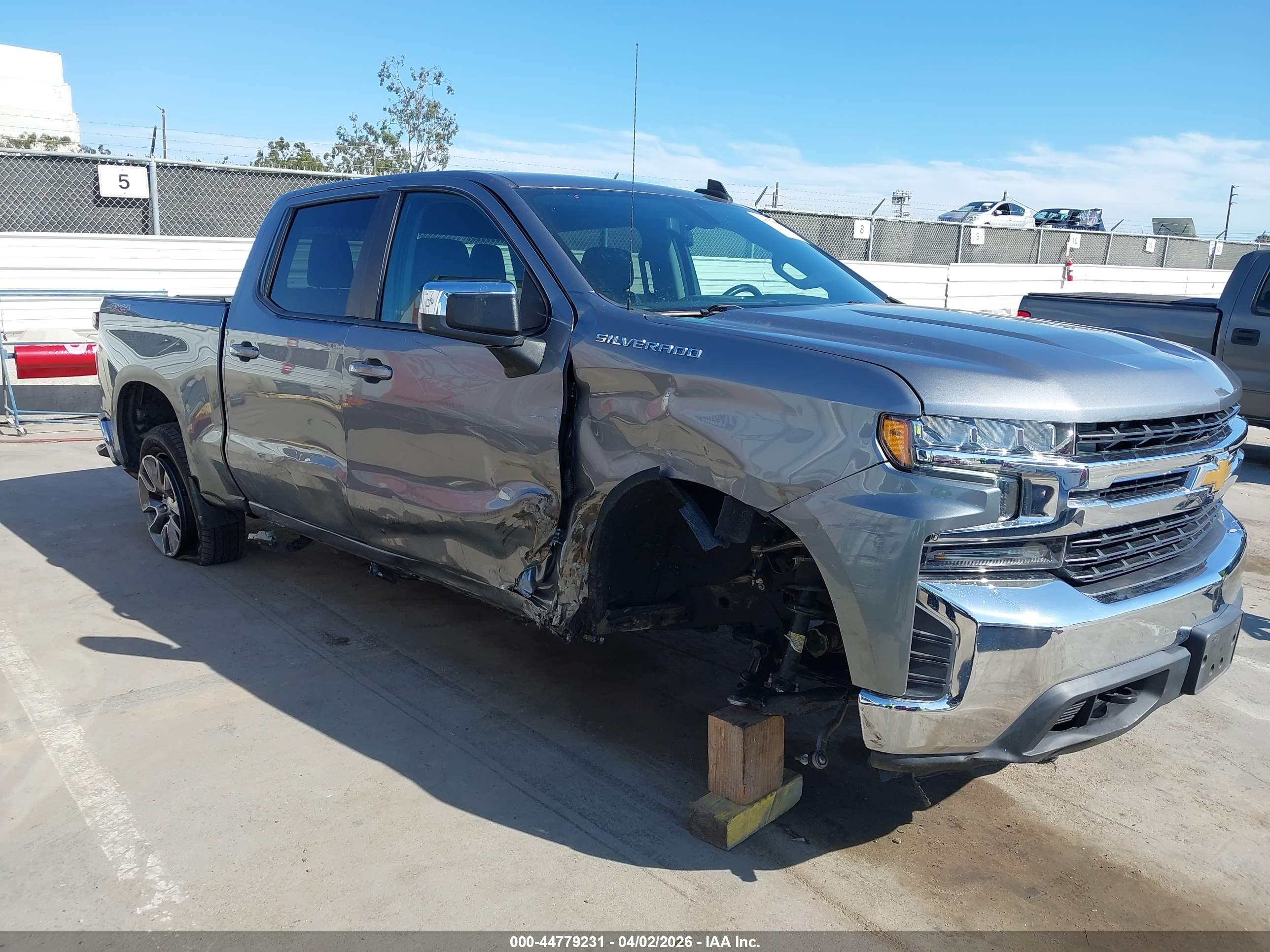 CHEVROLET SILVERADO image 6