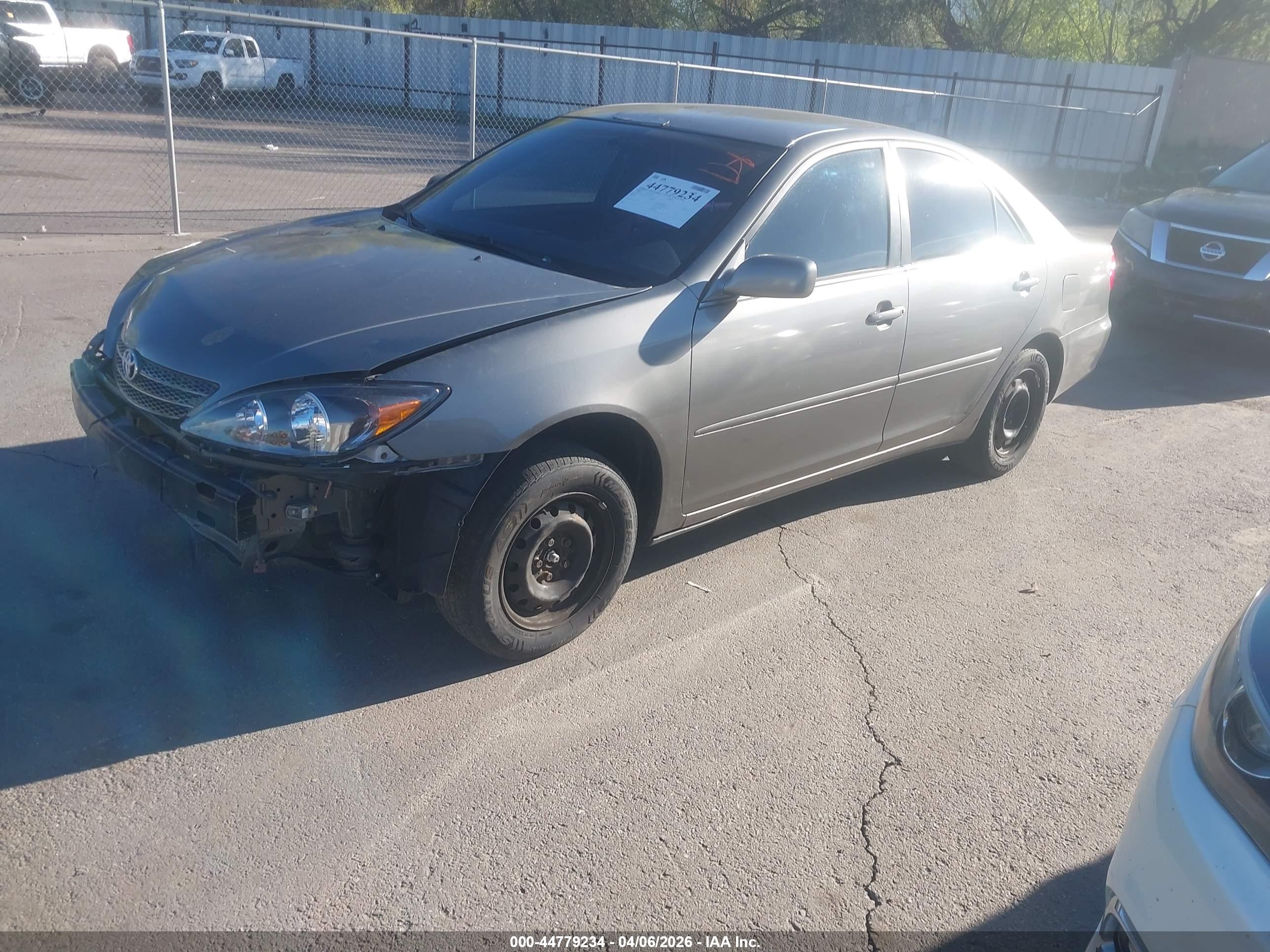 TOYOTA CAMRY image 2