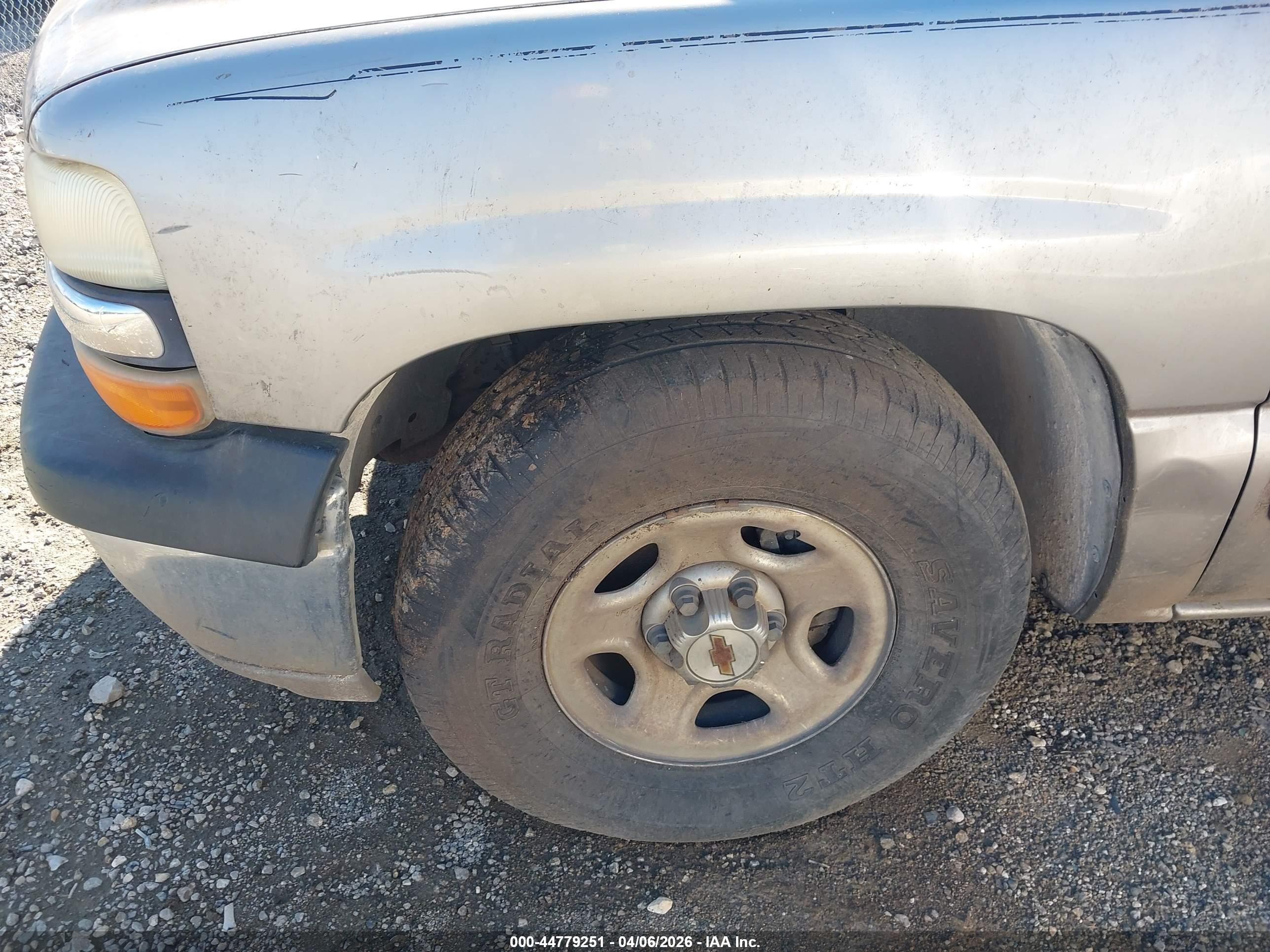 CHEVROLET SILVERADO image 6