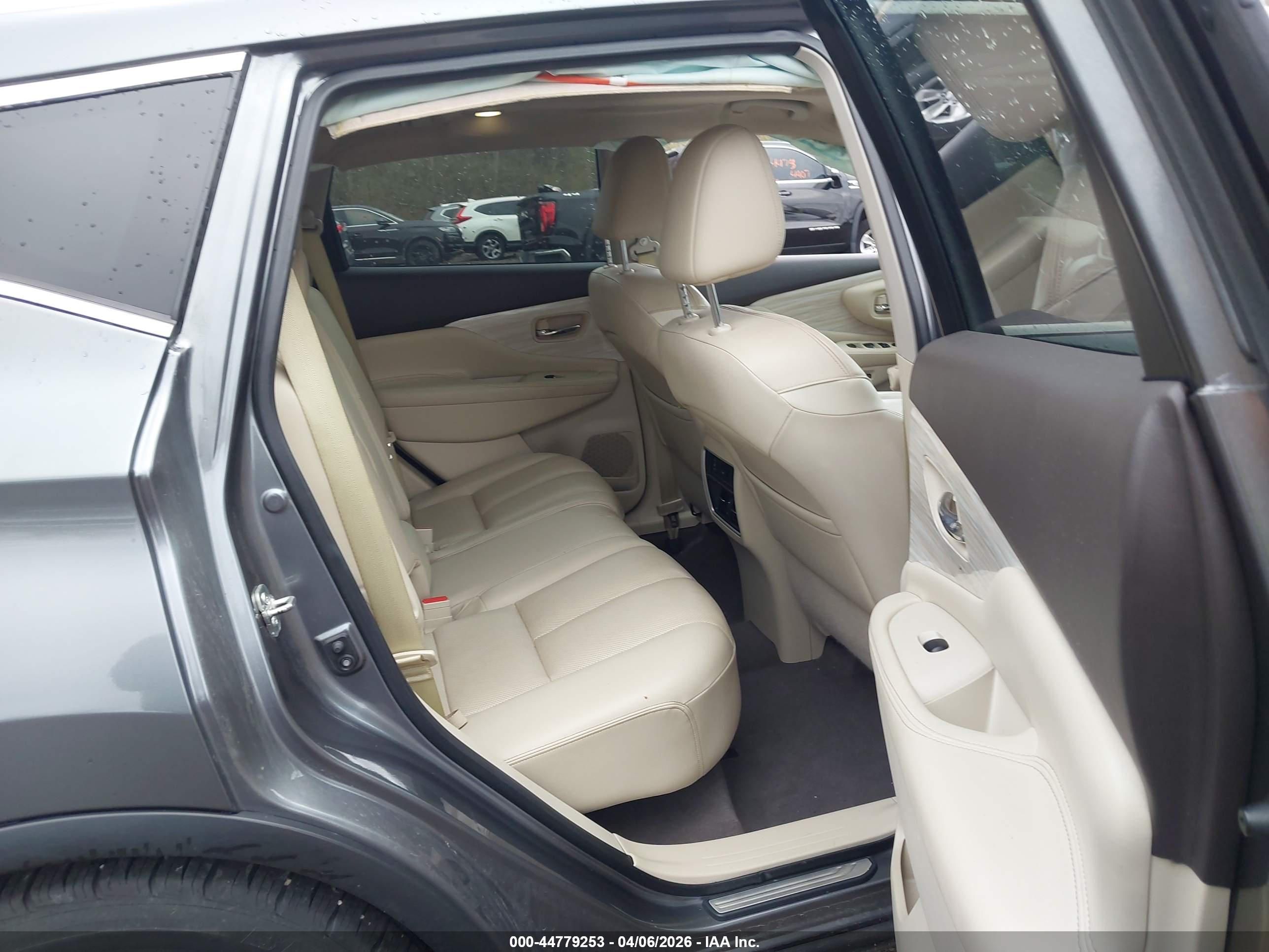 NISSAN MURANO image 8
